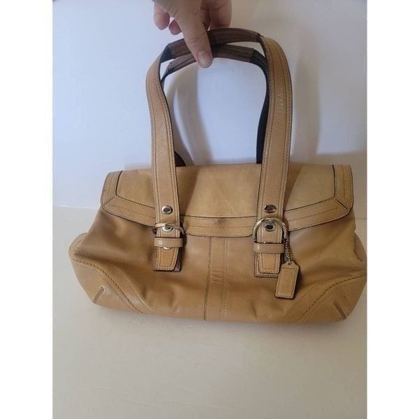 Coach Hampton Women's Tan Leather Vintage Soho Shoulder Bag Size 13.5 X 8