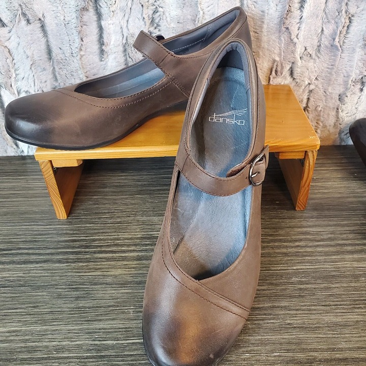 Dansko Size 41 - Fawna Mary Jane Brown Leather Flats - Easy On/Off CLEAN