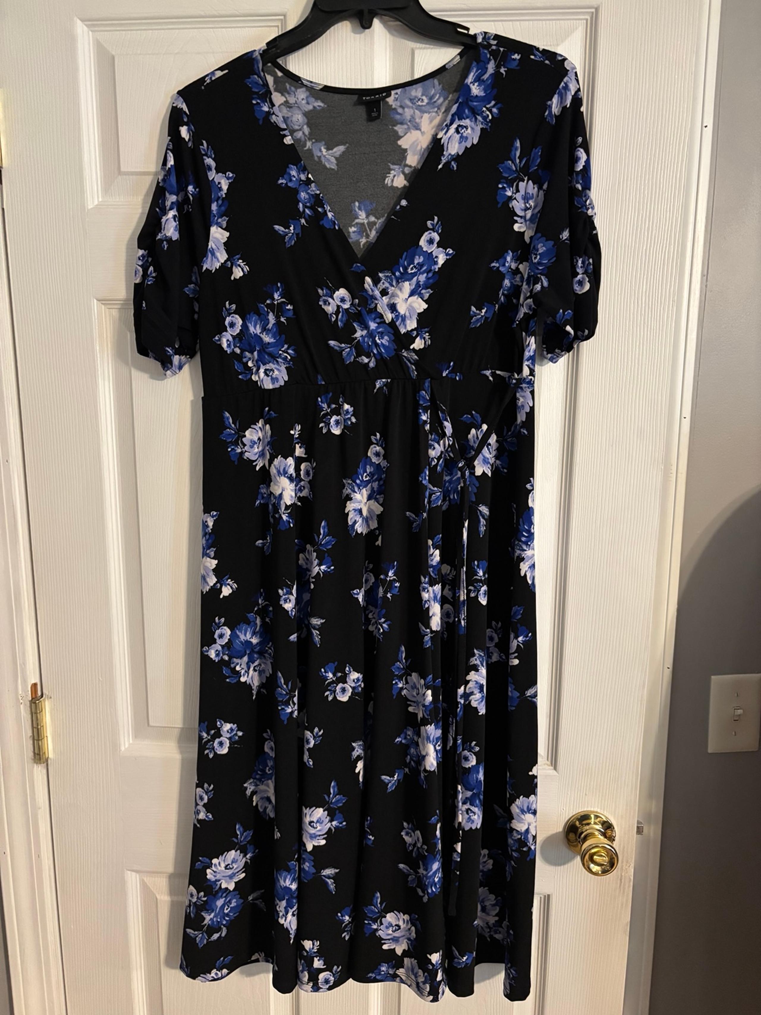 Torrid Women's Short Sleeve Floral Midi Studio Knit Wrap Dress Sz 1X Black Blue