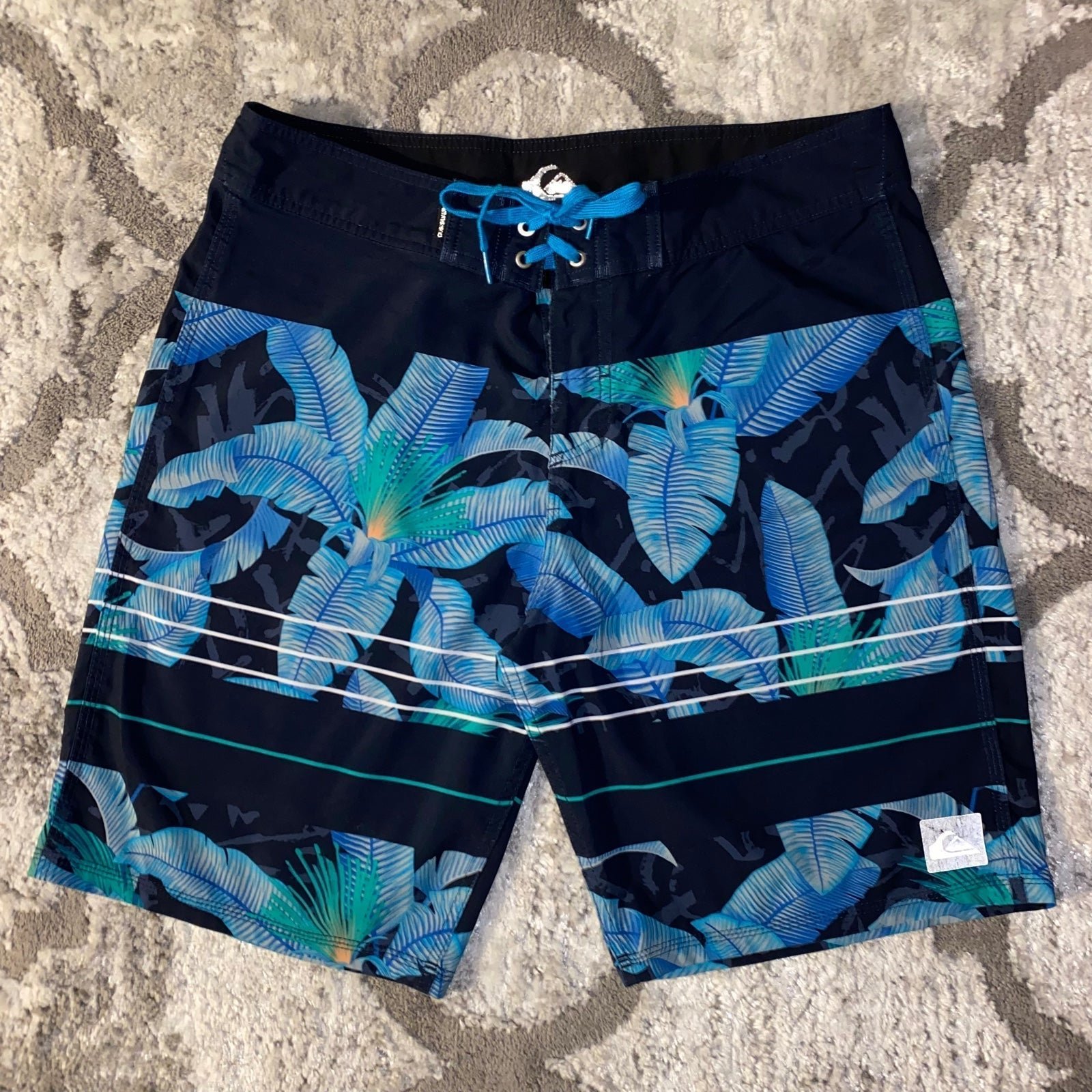 Quiksilver Blue Floral Printed Board Shorts Mens Size 34