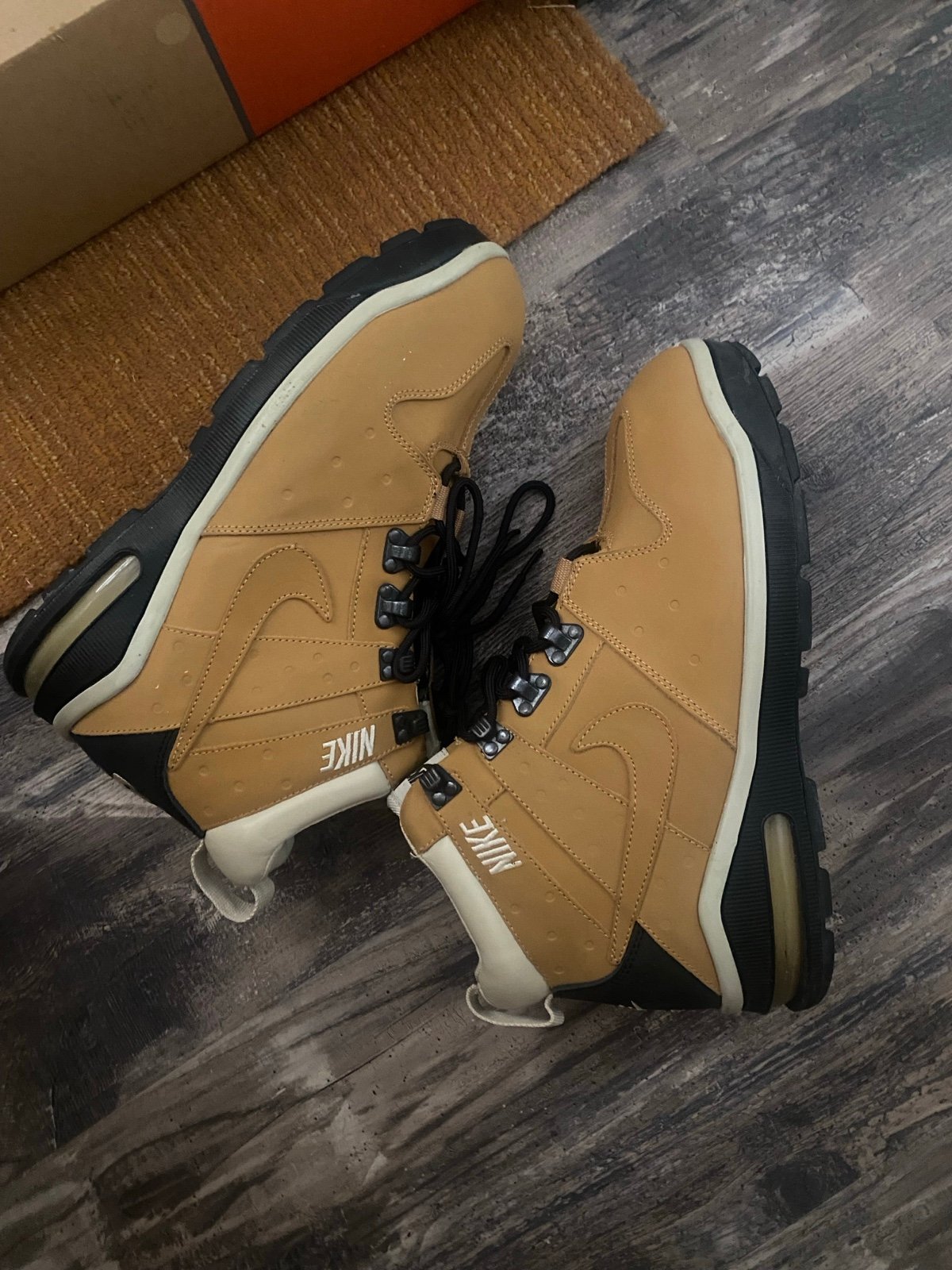 Nike Barkley boots