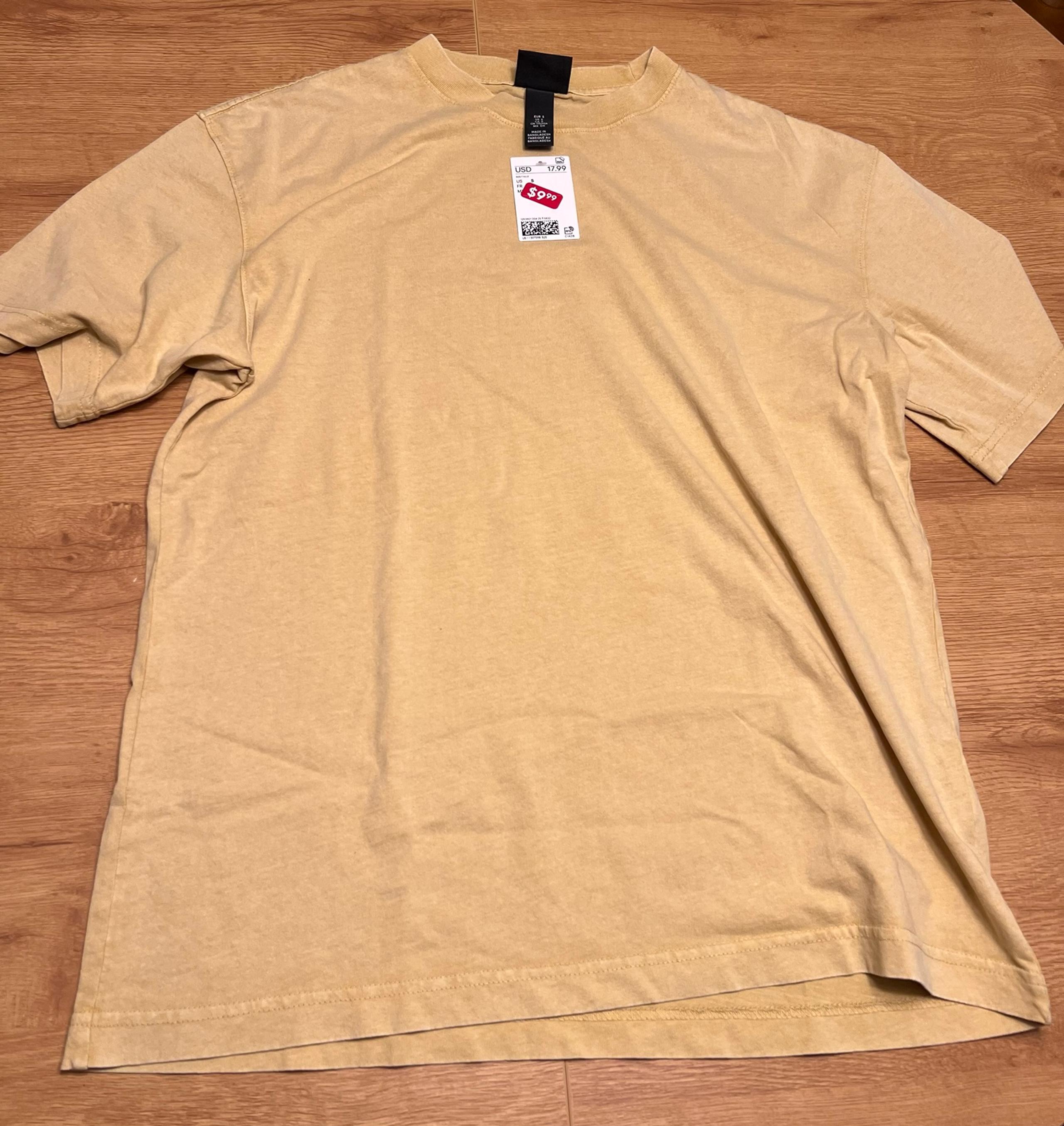 Tan Men’s T-Shirt Size Small - H&M