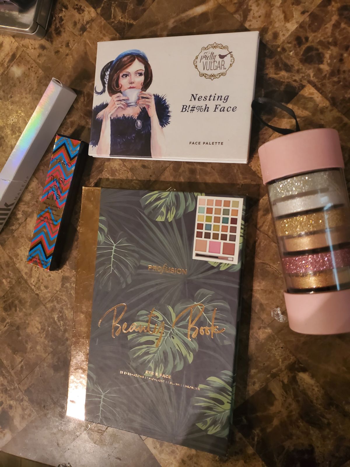 pretty vulgar palette and highend palett