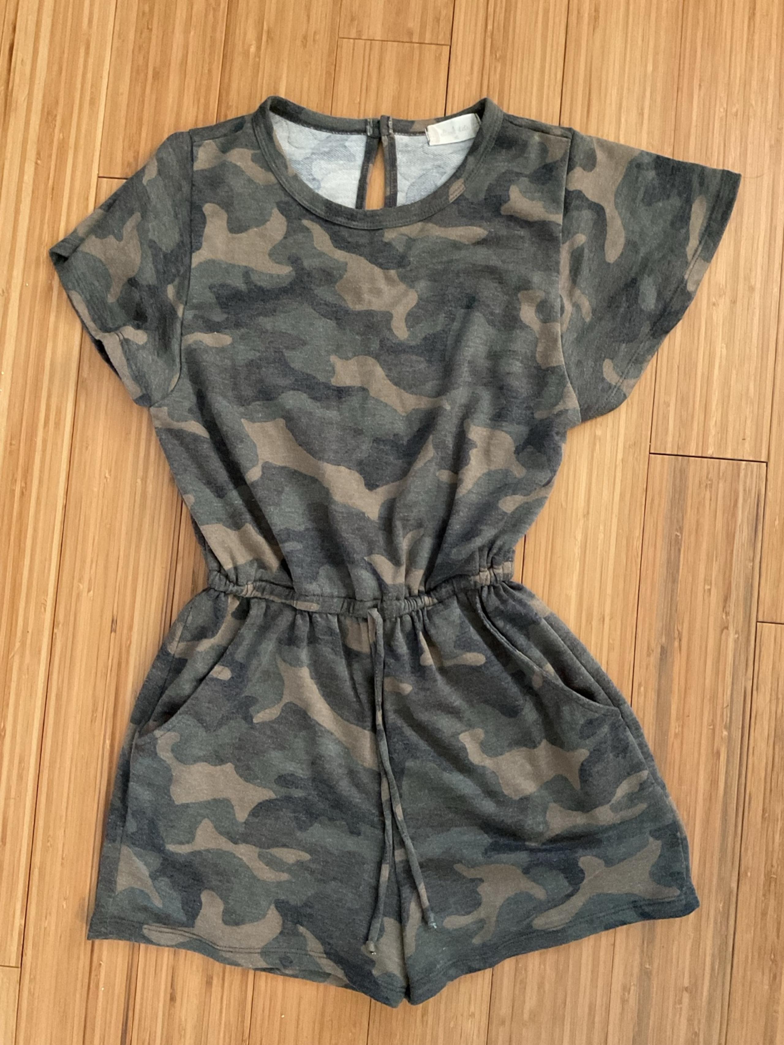 Altar’d state camo romper women’s xs shorts