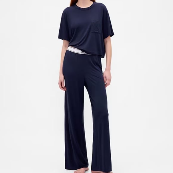 NWOT GAP lounge modal set