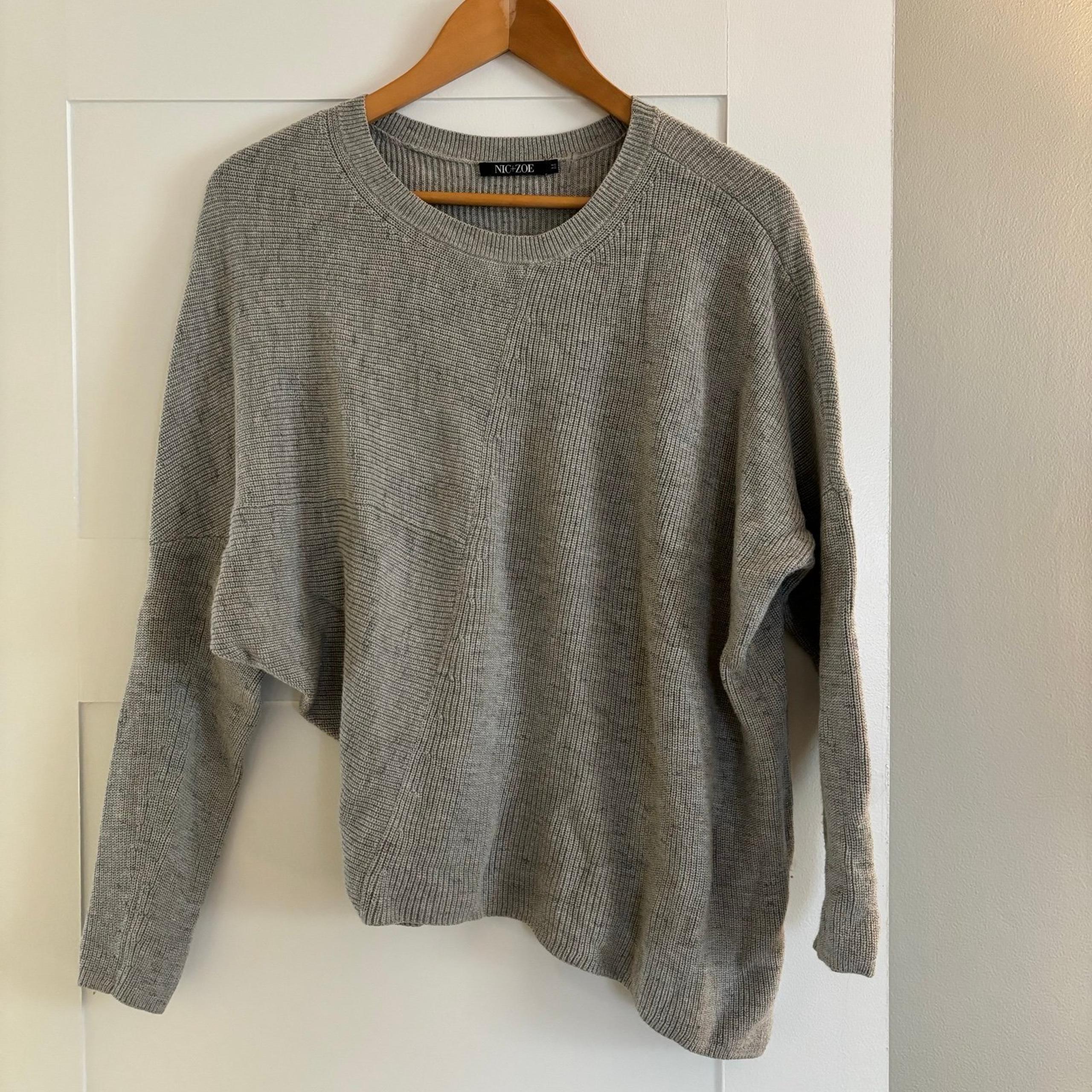 NIC+ZOE heather grey asymmetrical raglan sweater. Crew neck. Medium