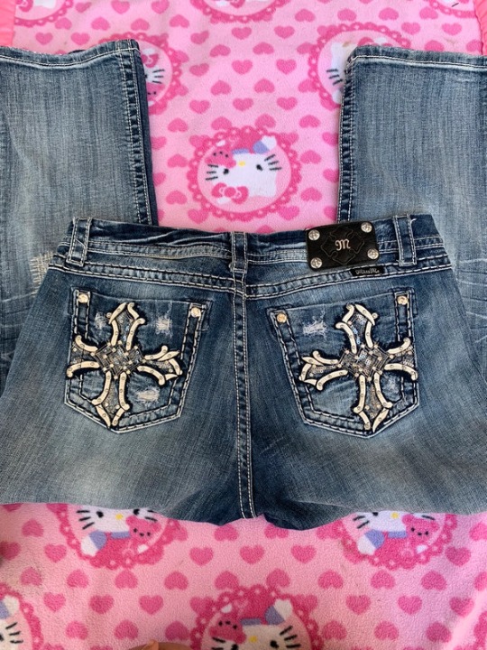 Labeled easy capri but fit like regular jeans perfect if you’re