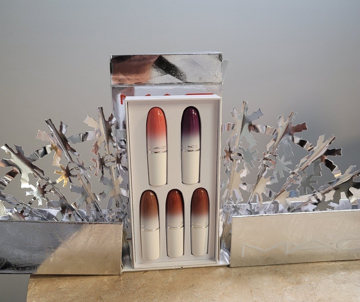 Mac frostbitten kiss 5 piece lipstick set