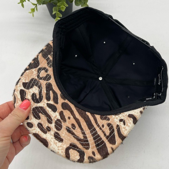 春新作の Calf Leopard Studded Stampd Hair Black Size One Hat Snapback 帽子