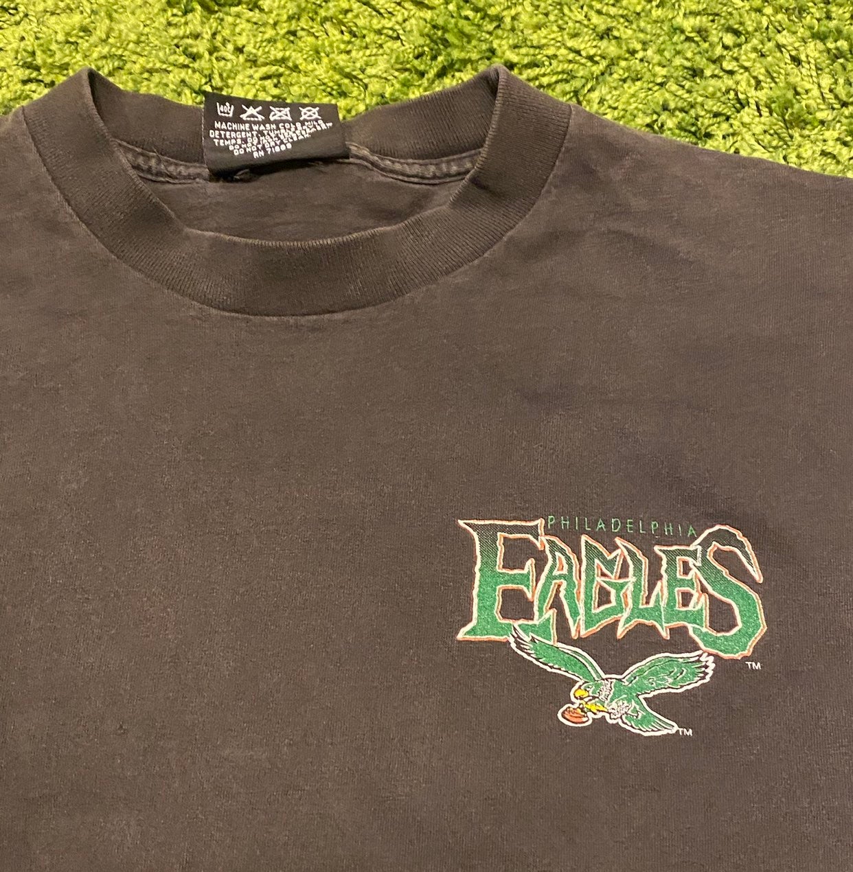 Vintage 1995 Philadelphia popular Eagles NFL Magic Johnson T’s MJT