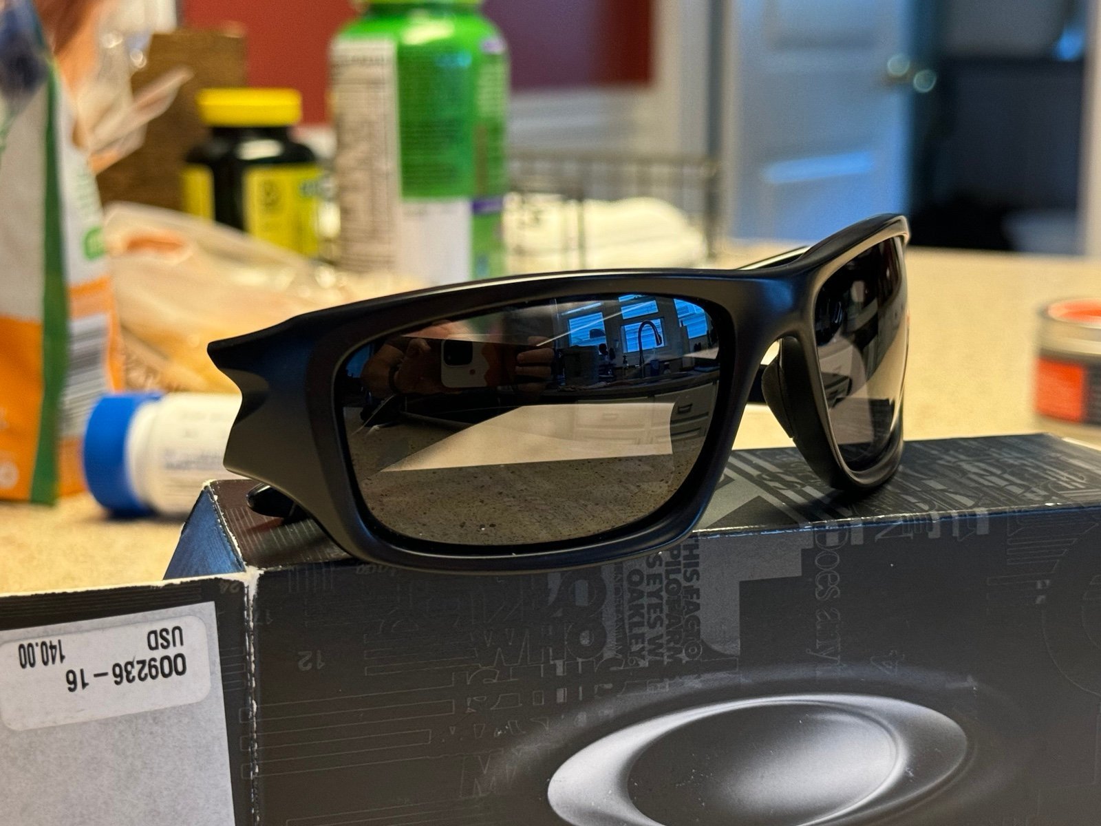 Men’s Oakley Valve Sunglasses *NEW*