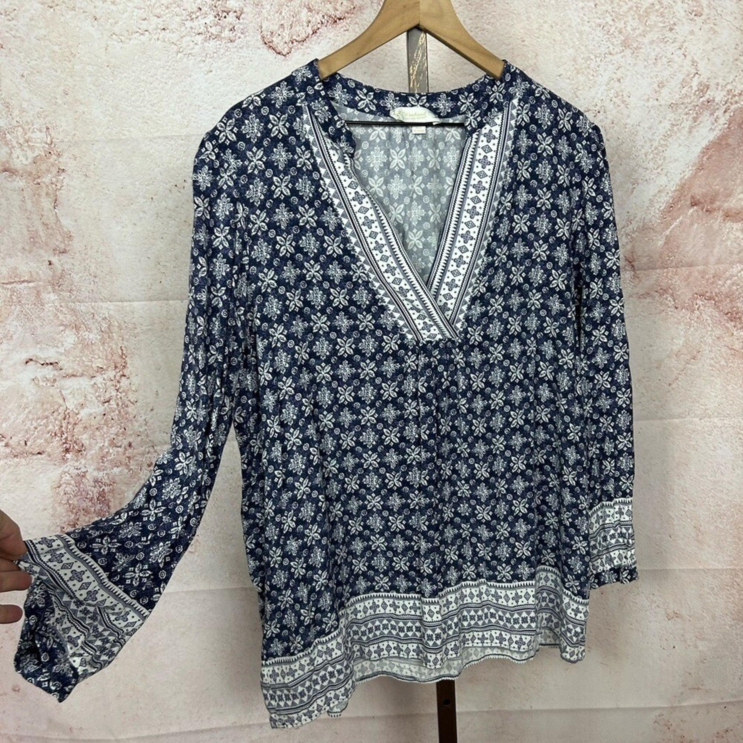 SUZANNE BETRO blue floral boho tunic top size 2X v-neck knit peasant shirt
