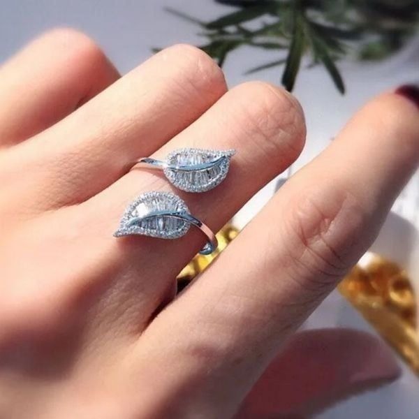 The Double Leaf adjustable ring in 925