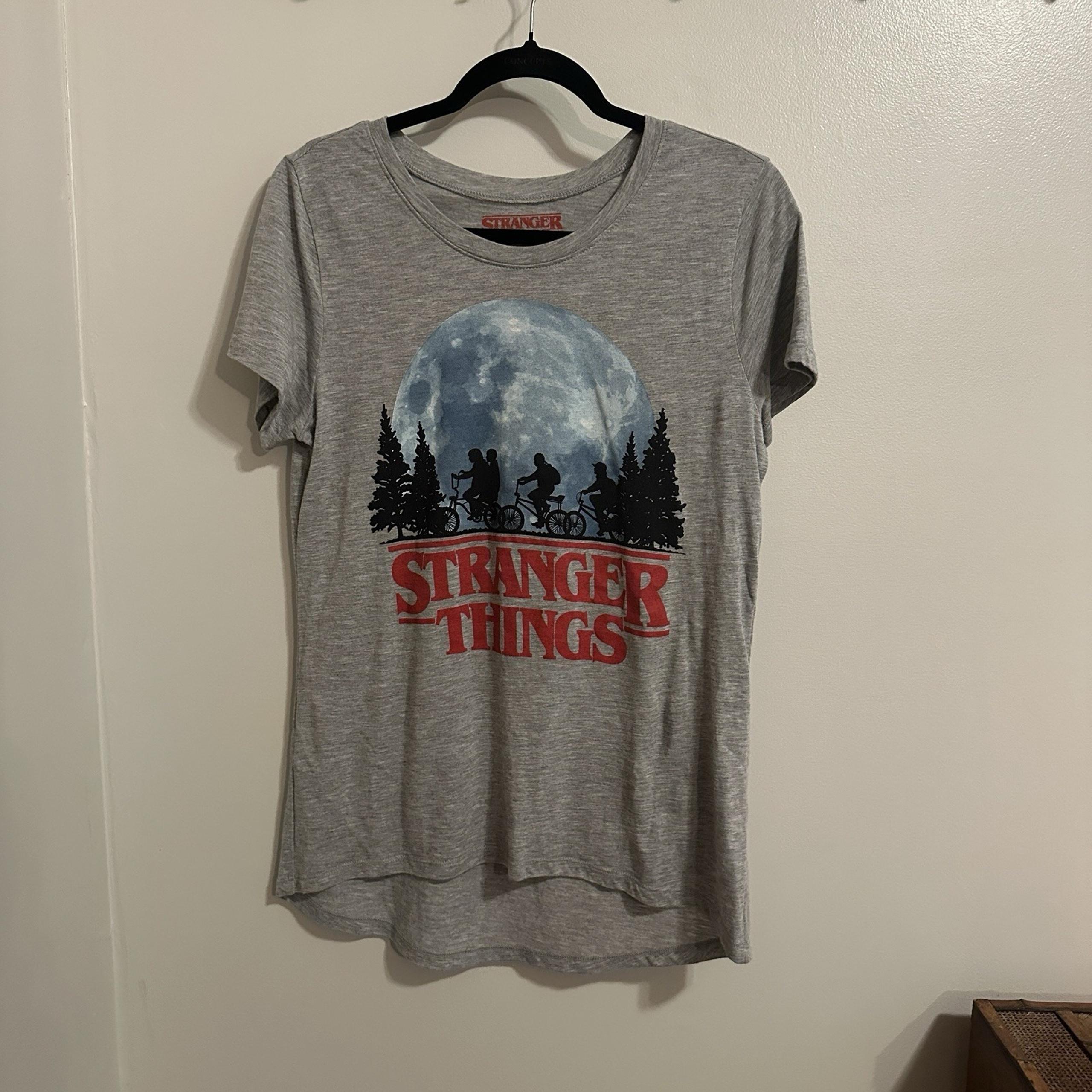 Stranger Things Netflix Women's Droptail Short Sleeve Graphic T-Shirt - Sz L