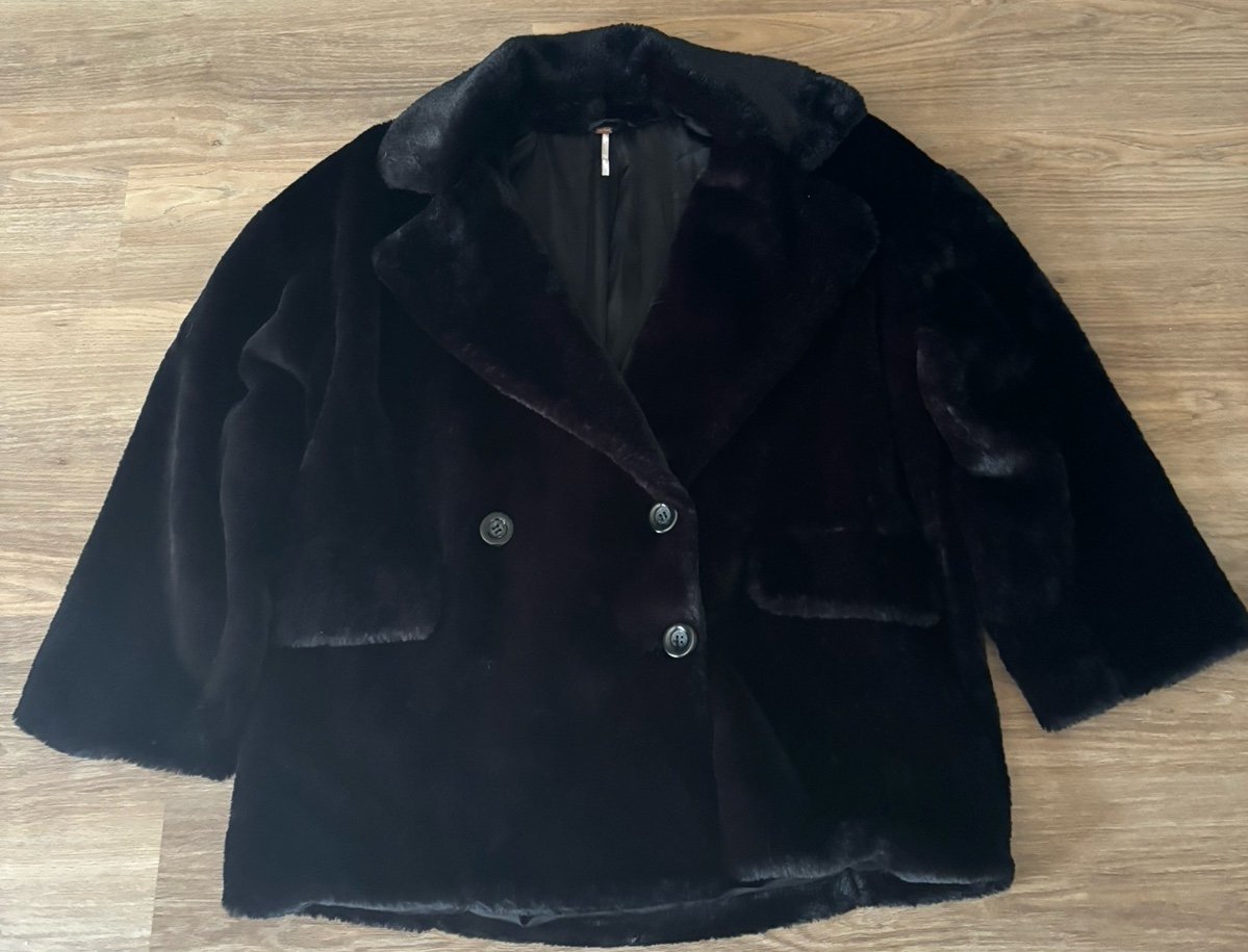 Free People Black SOFT Faux Fur Kate Double Breasted Oversize Jacket Large.