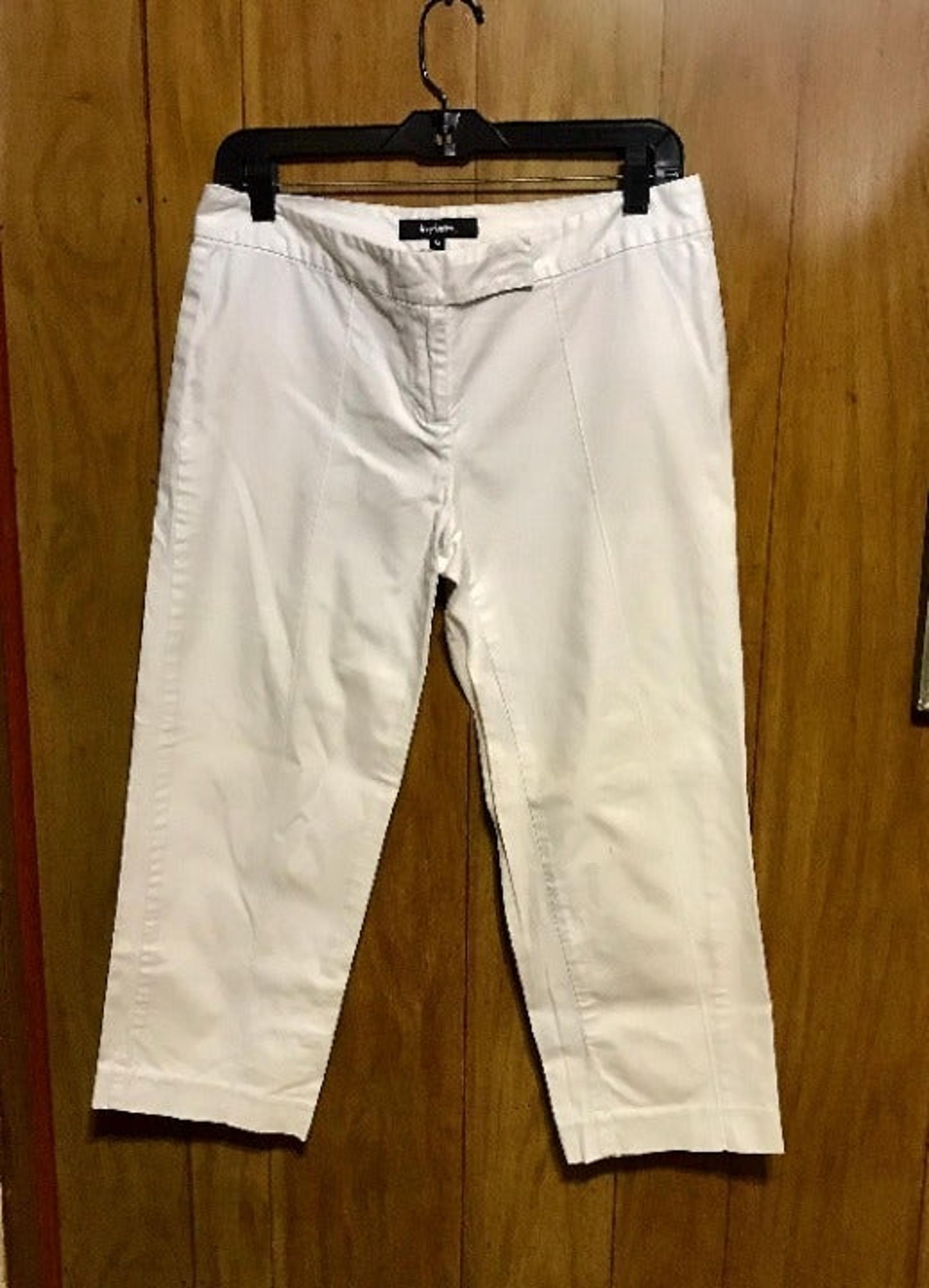 Daisy Fuentes Women's White Cutoff Pants