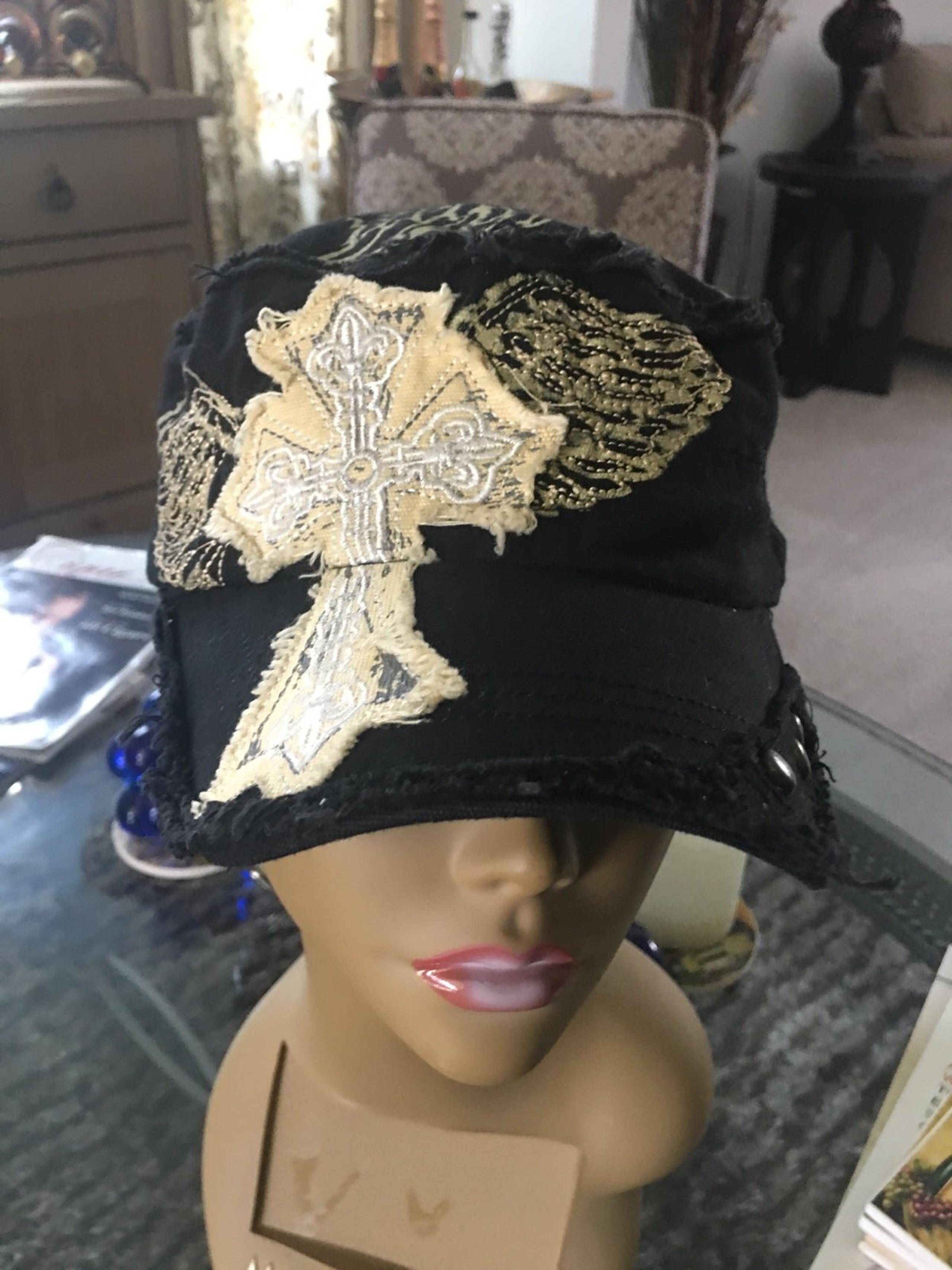 Black Western style cross wings cap