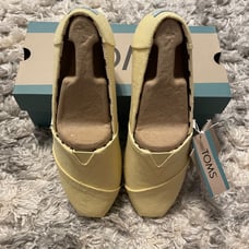 BNWT Size 9 Womens Toms Alpargata Slip On Shoes