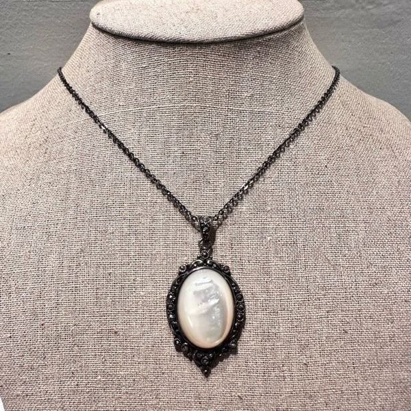 Antique White Mother of Pearl And Sterling Silver Adjustable Chain Necklace