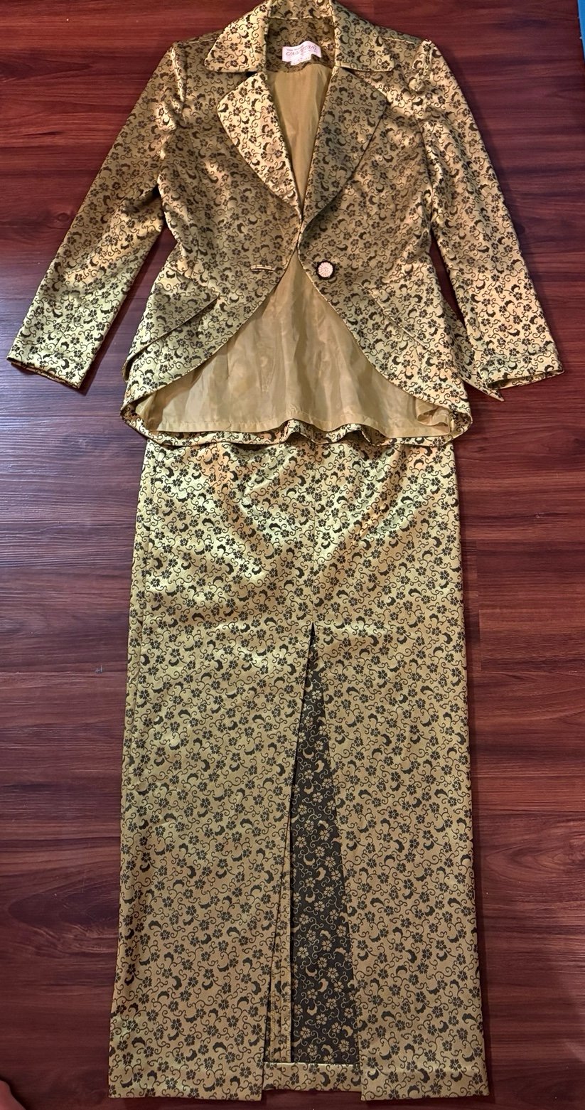 2piece satin suite vintage impeccable
