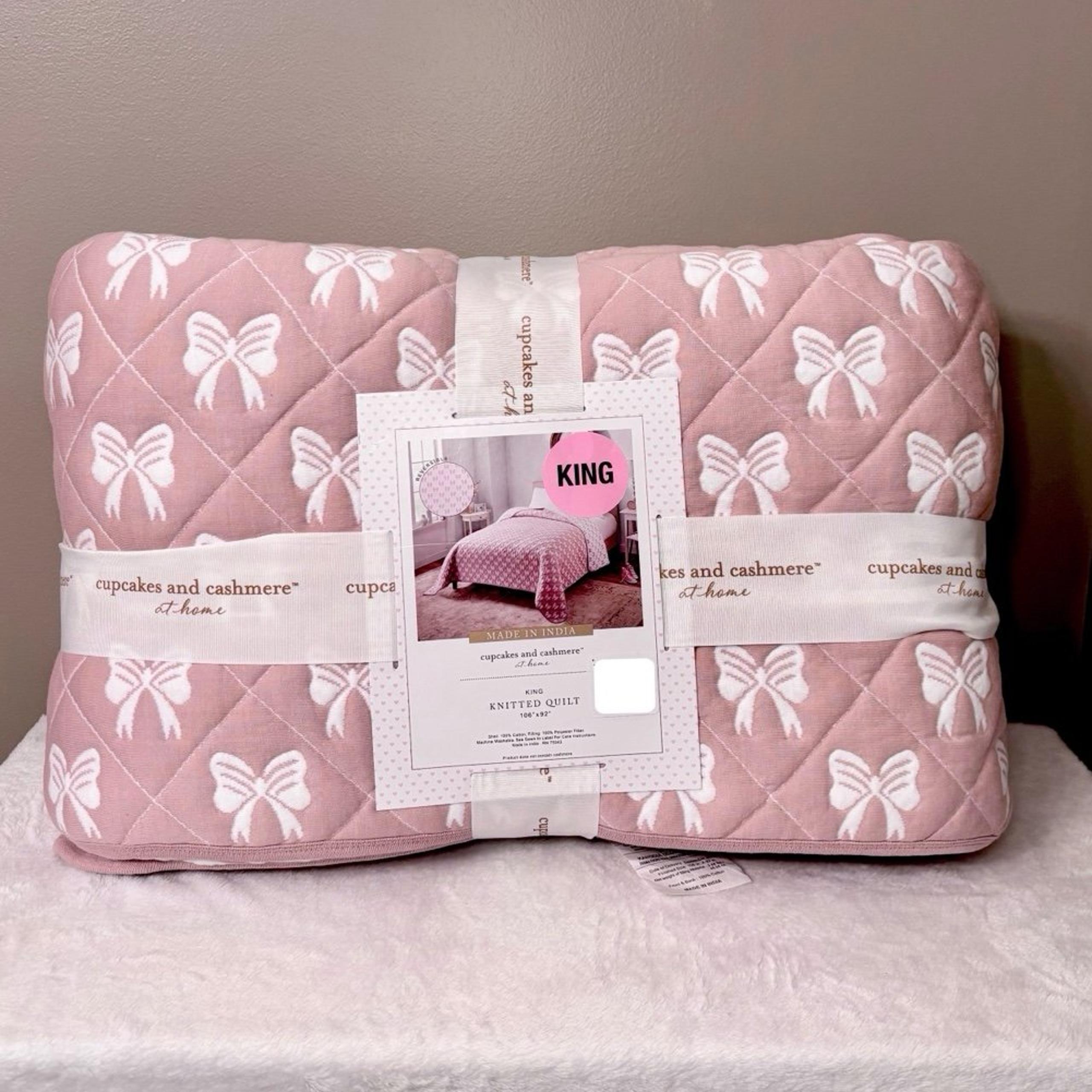PRICE FIRM viral Cupcakes and Cashmere King size pink bows reversible quilt