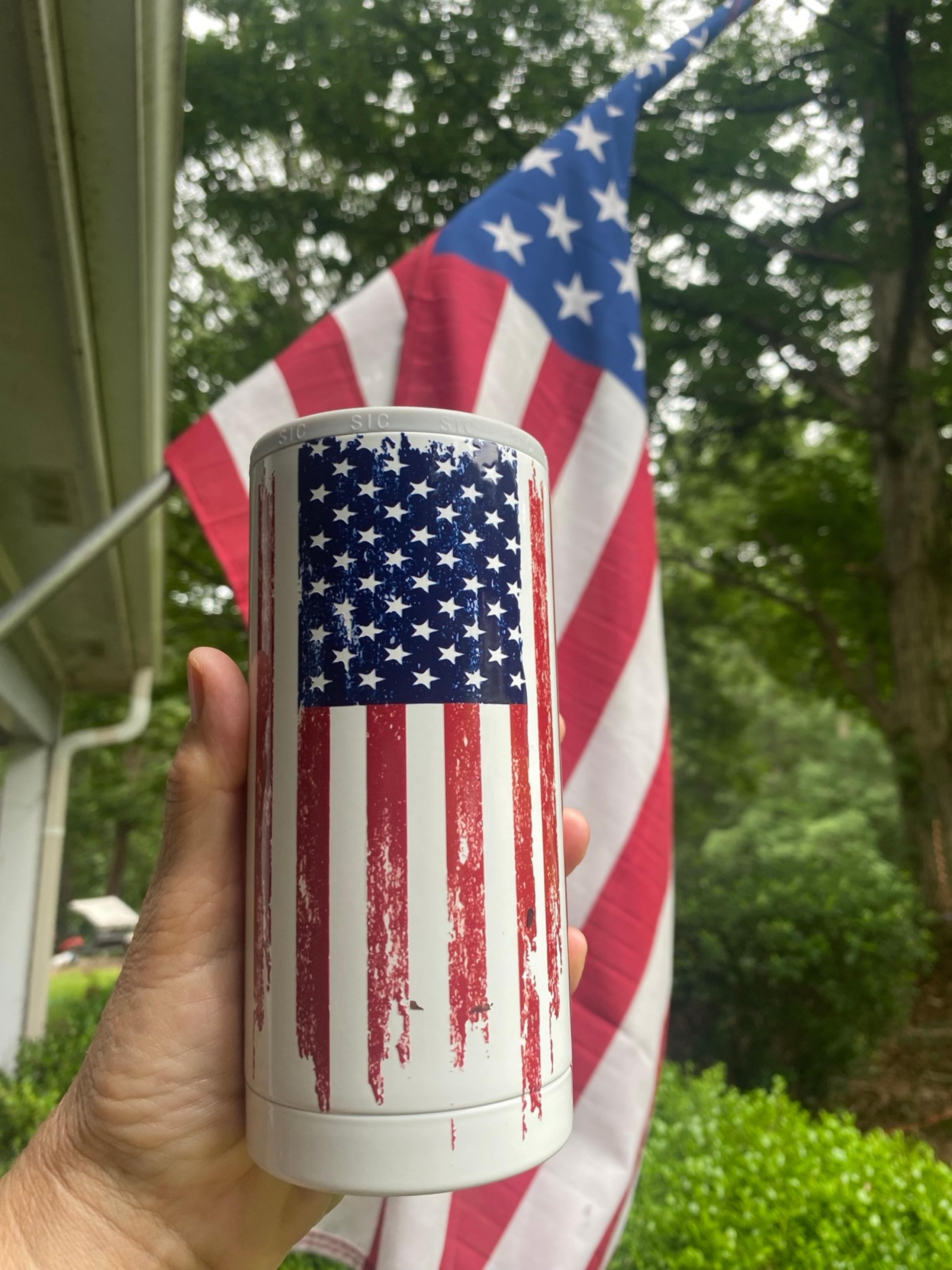 American Flag Tumbler SIC insulation