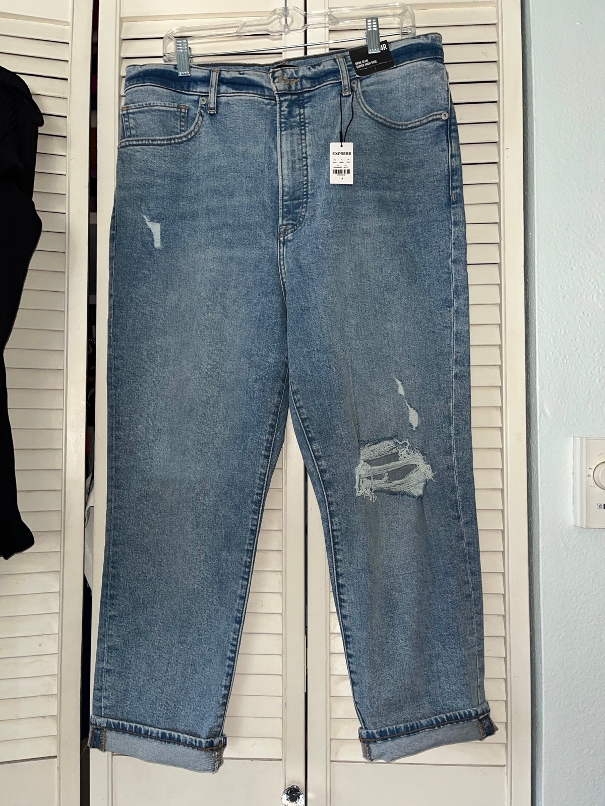 Express Mom Jeans Super High Rise • Size 14