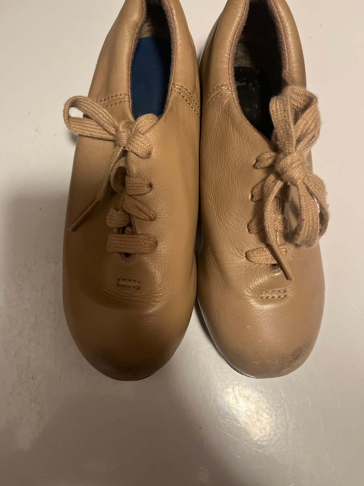 Girls 13.5 tap shoes capezio