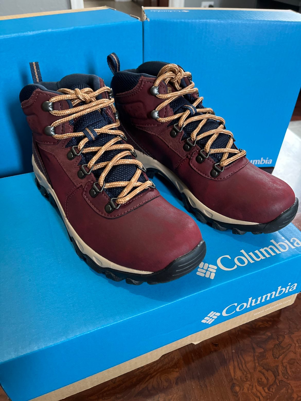 Columbia hiking boots for men