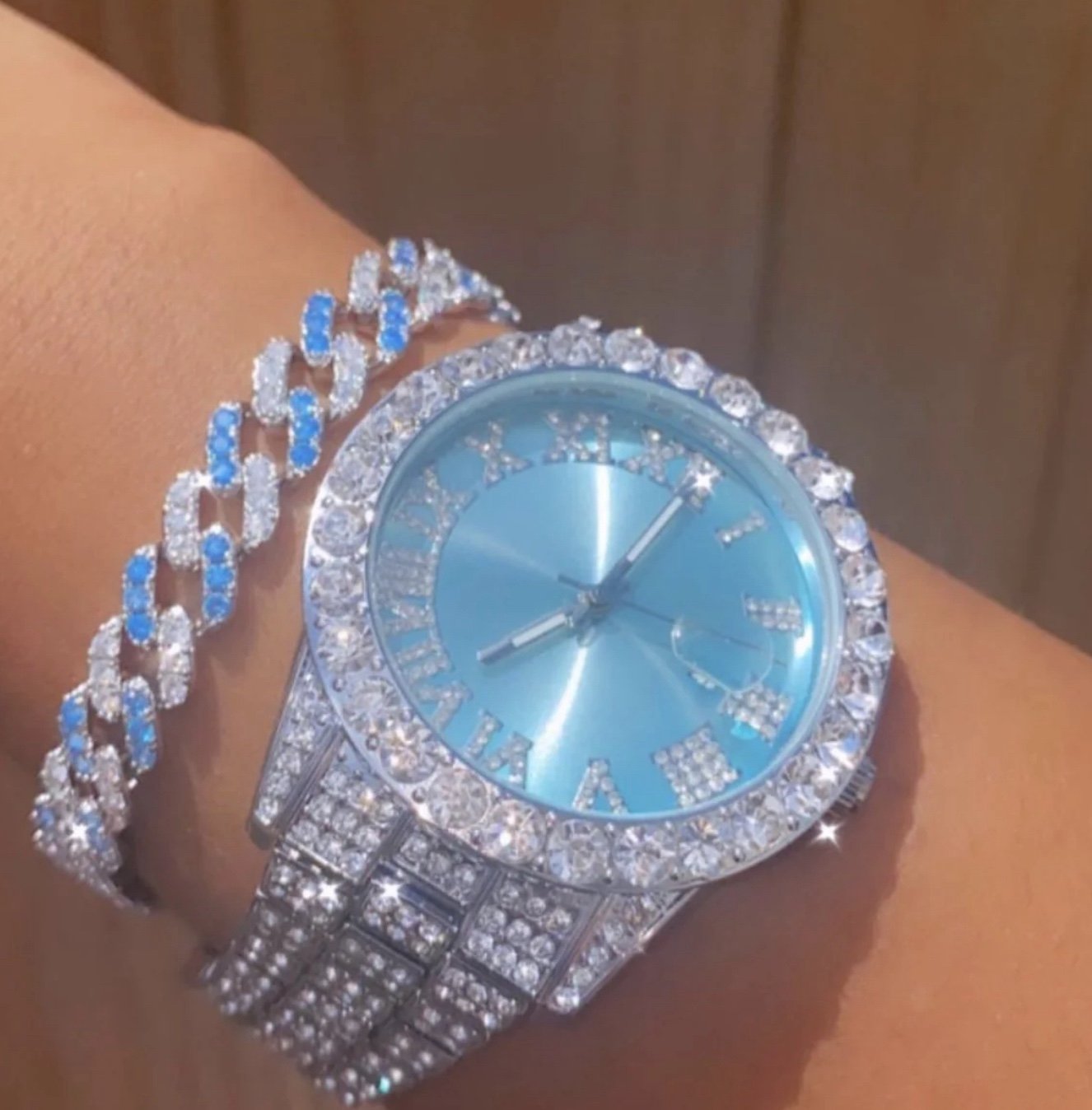 2 piece set blue and silver bracelet and watch set