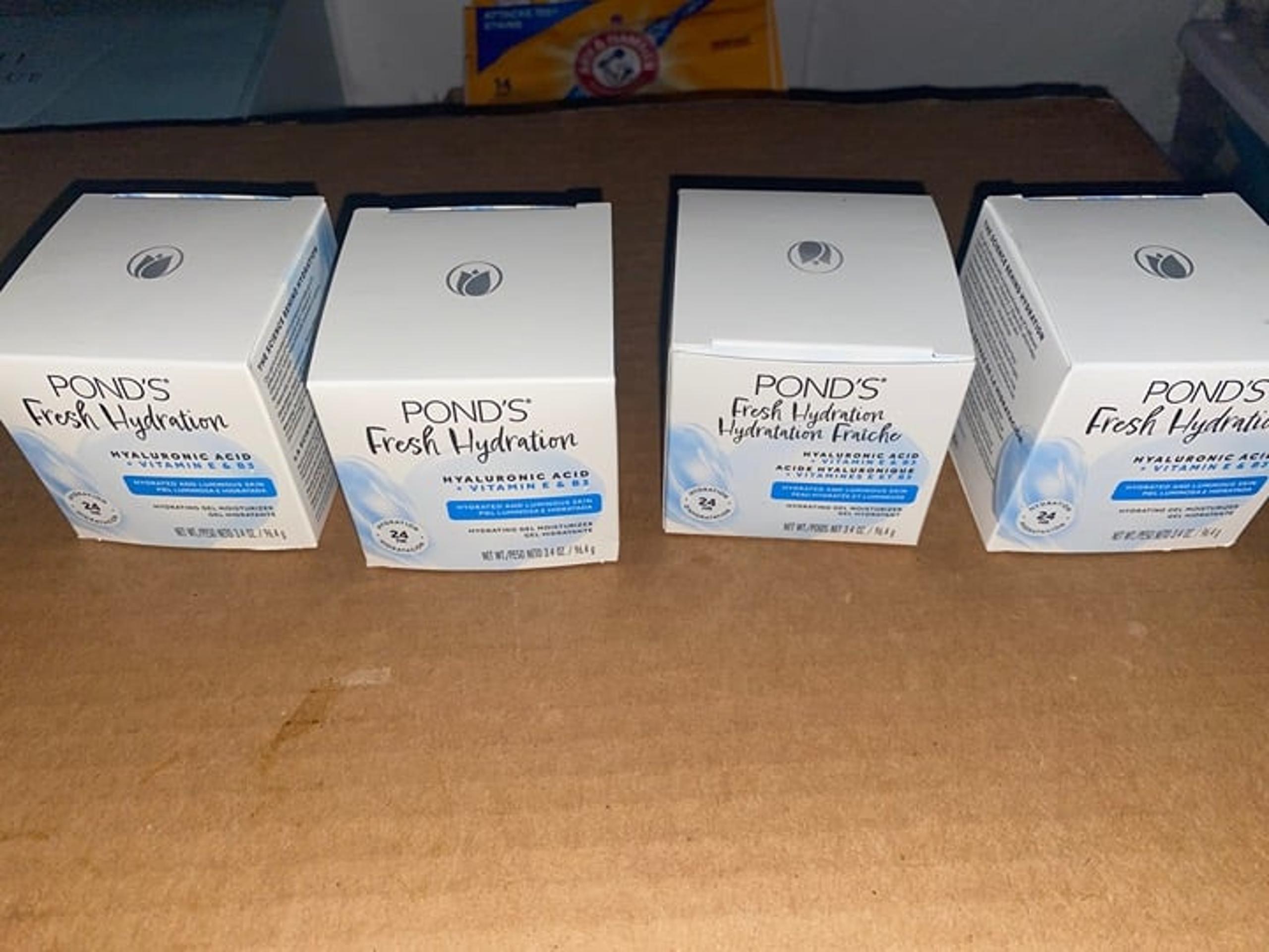 LOT OF 4 Pond's Fresh Hydration Hyaluronic Acid Hydrating Gel Moisturizer 3.4OZ