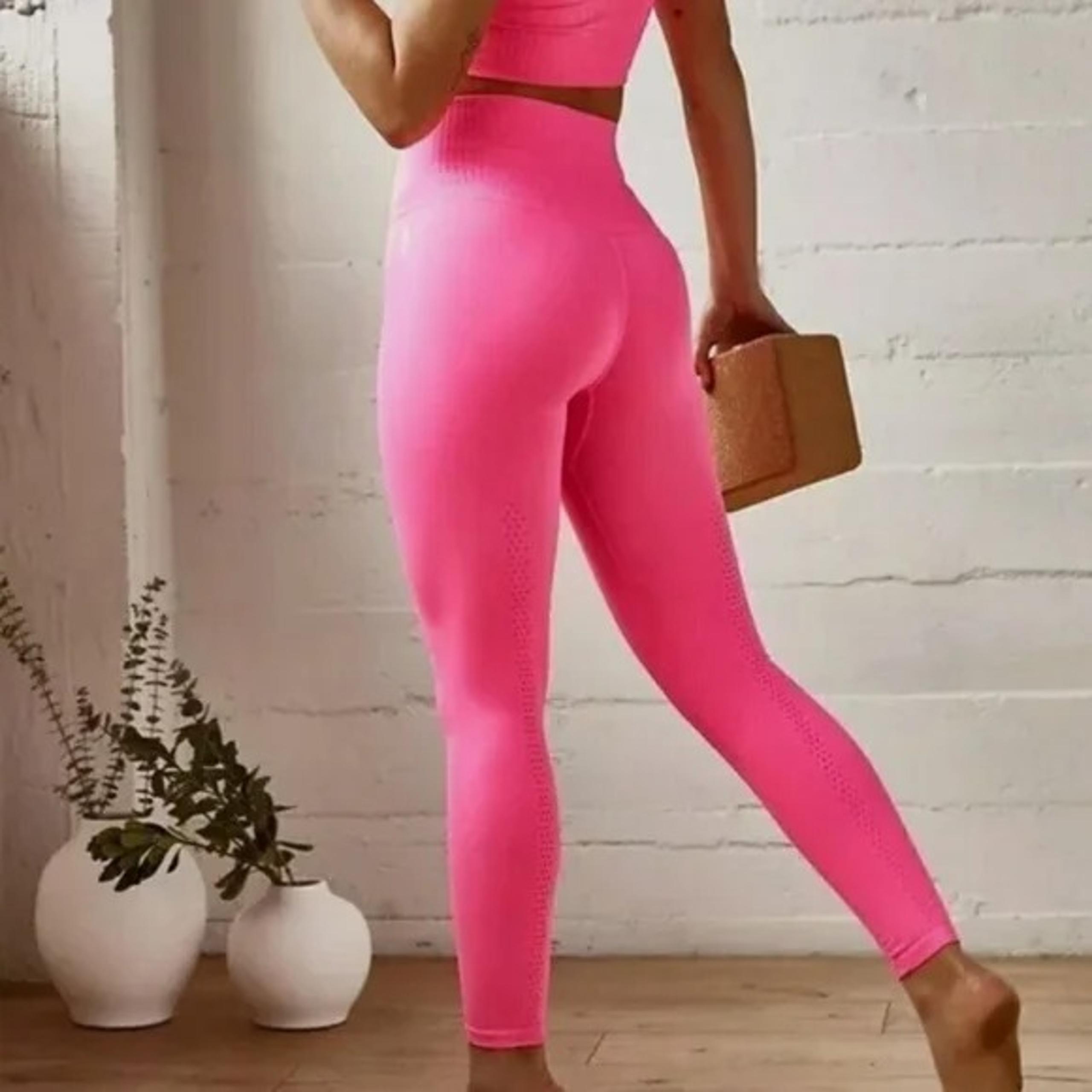 Free People Movement - Good Karma Hot Pink Leggings Size Med NWT