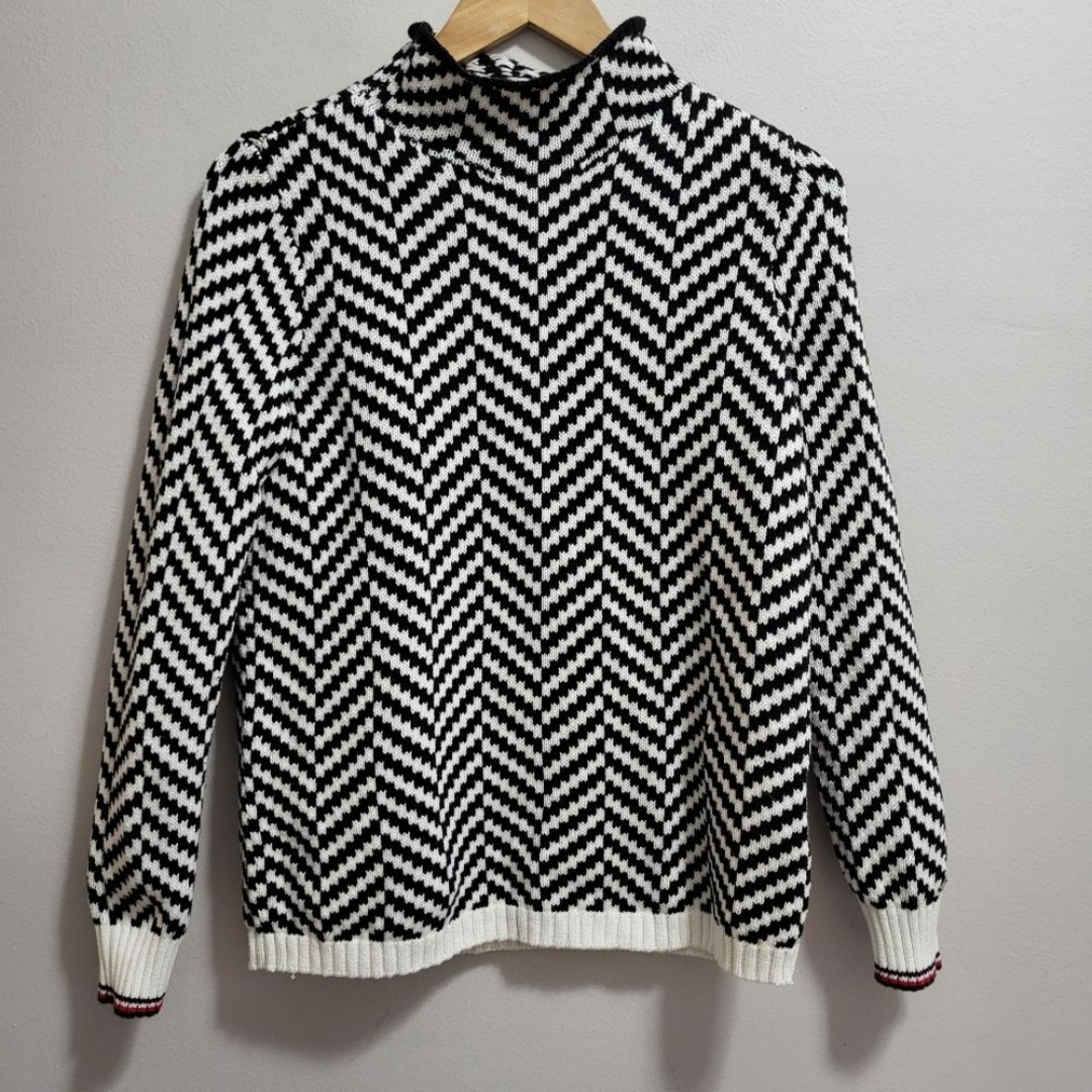 Tommy Hilfiger Chevron ZigZag Mock Neck Sweater Size Small