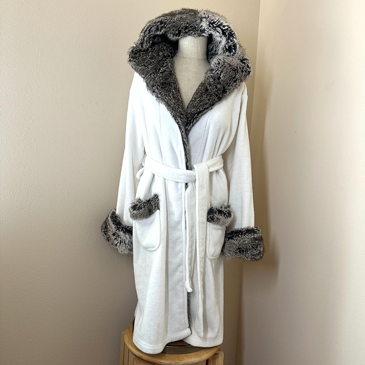 Pottery Barn Faux Fur Ombre Robe with Hood Womens Size S Cozy Spa Lounge Soft
