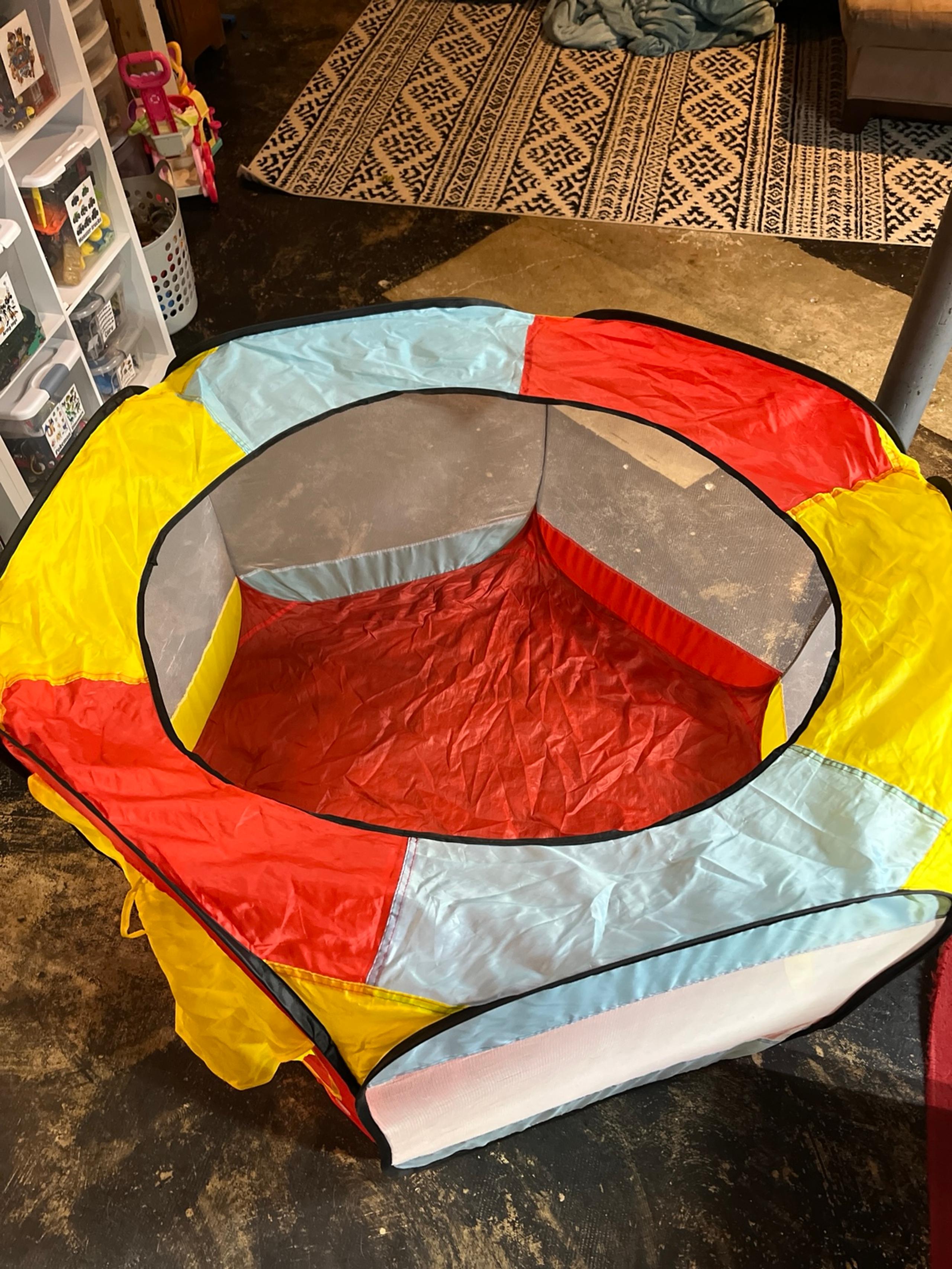 Kids ball pit play tent