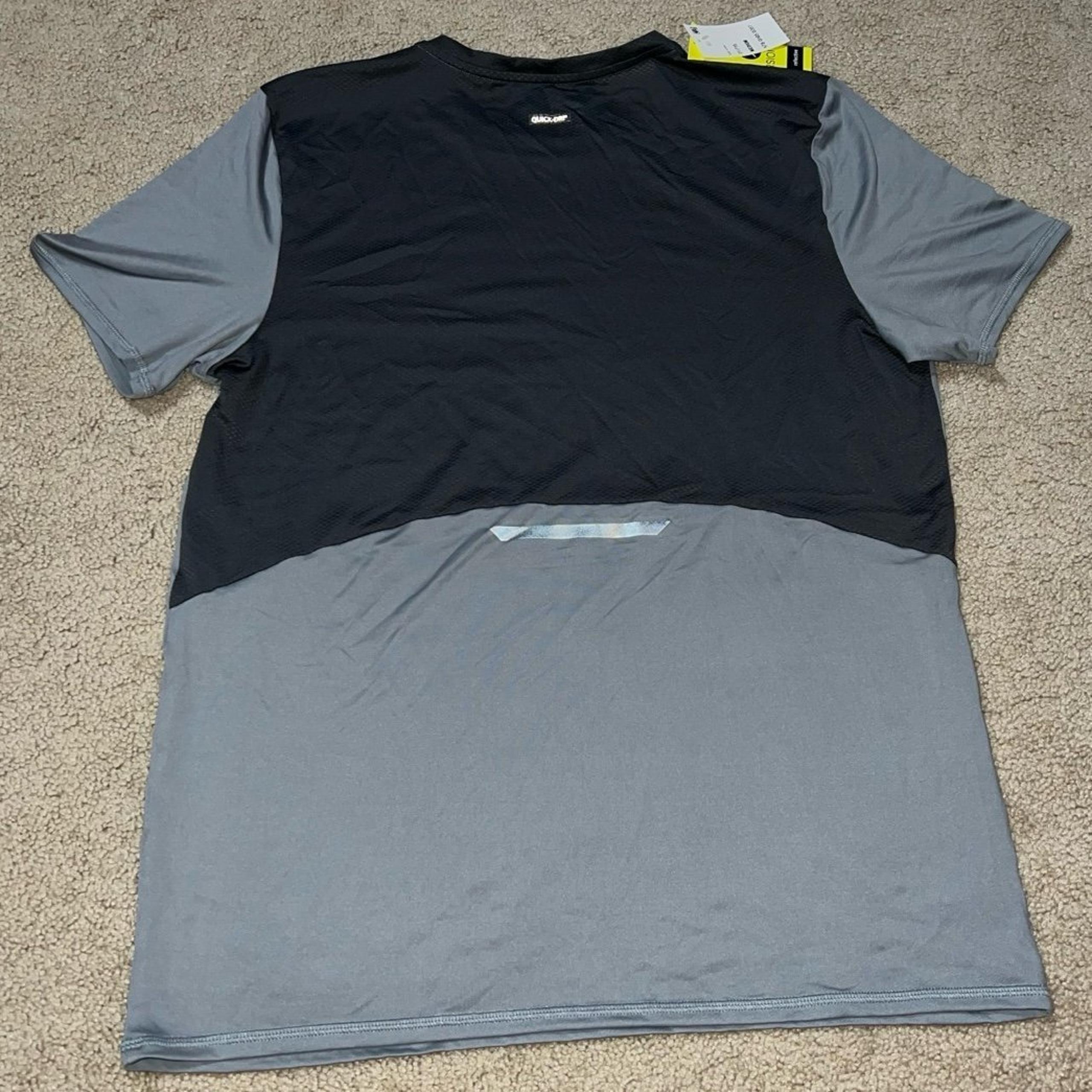 xersion quick dri reflective running/swim/workout medium Shirt