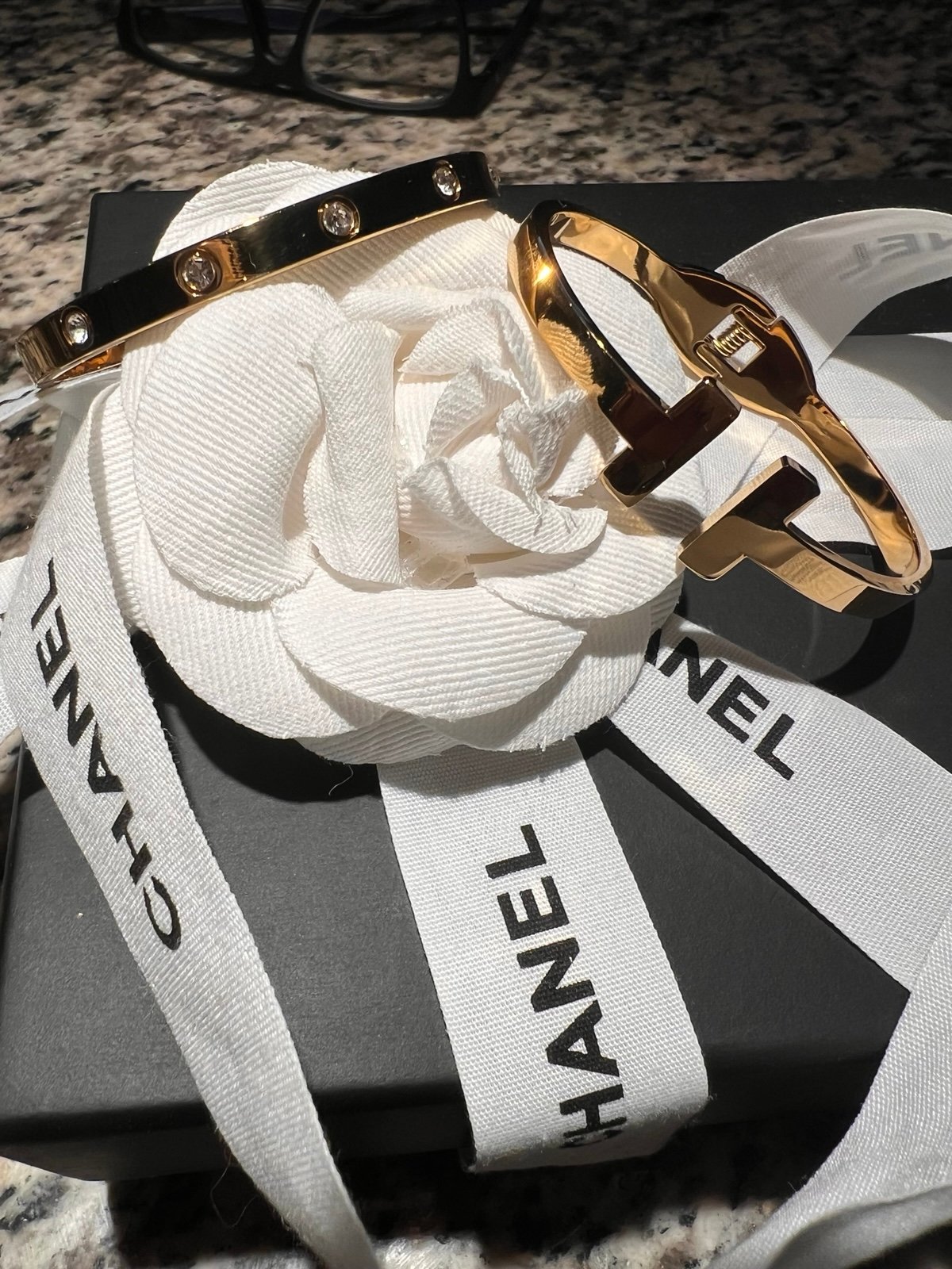 bracelets NO BRAND