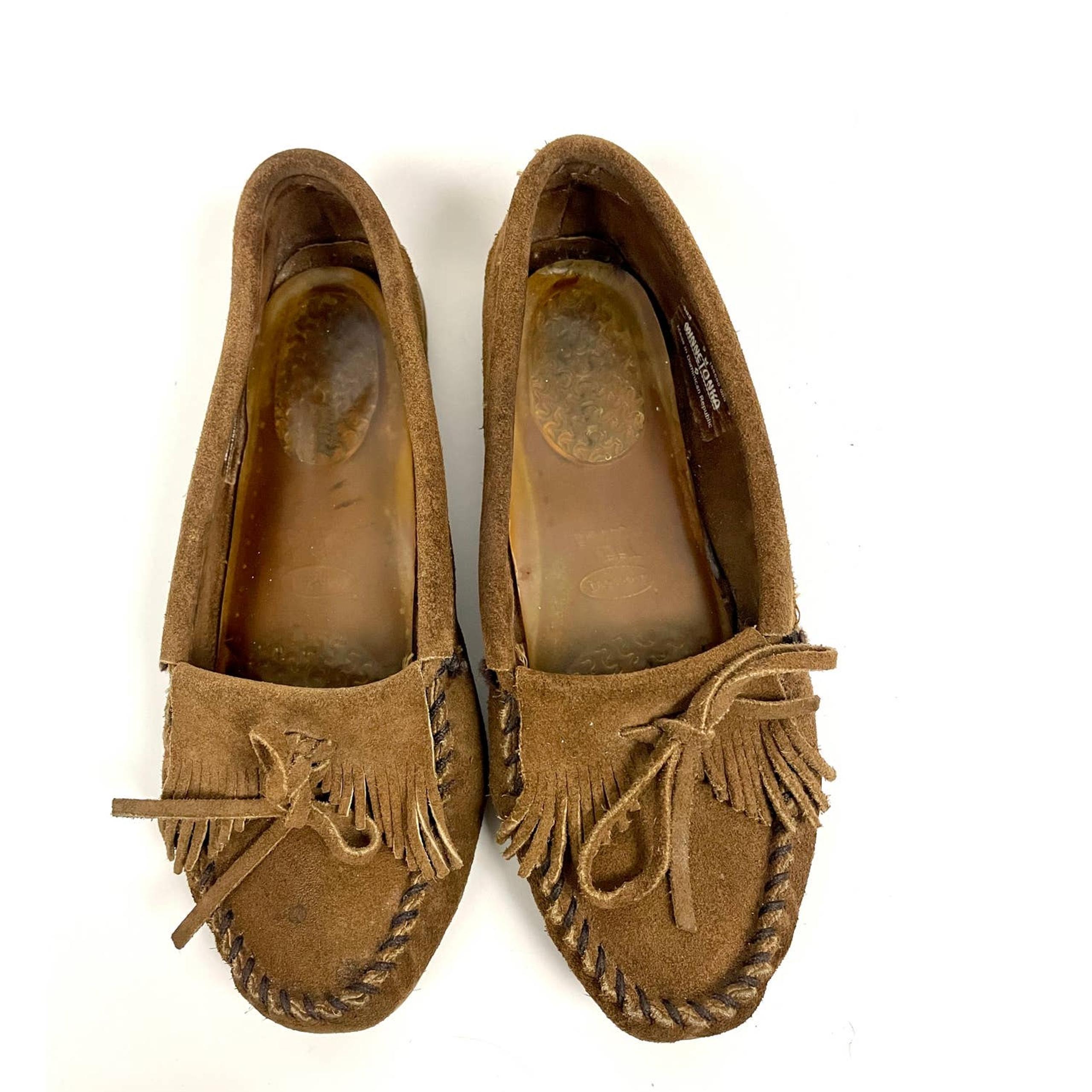 Minnetonka Suede Kilty Moccasins Sz 9 Women's Brown Leather Slip on Shoes