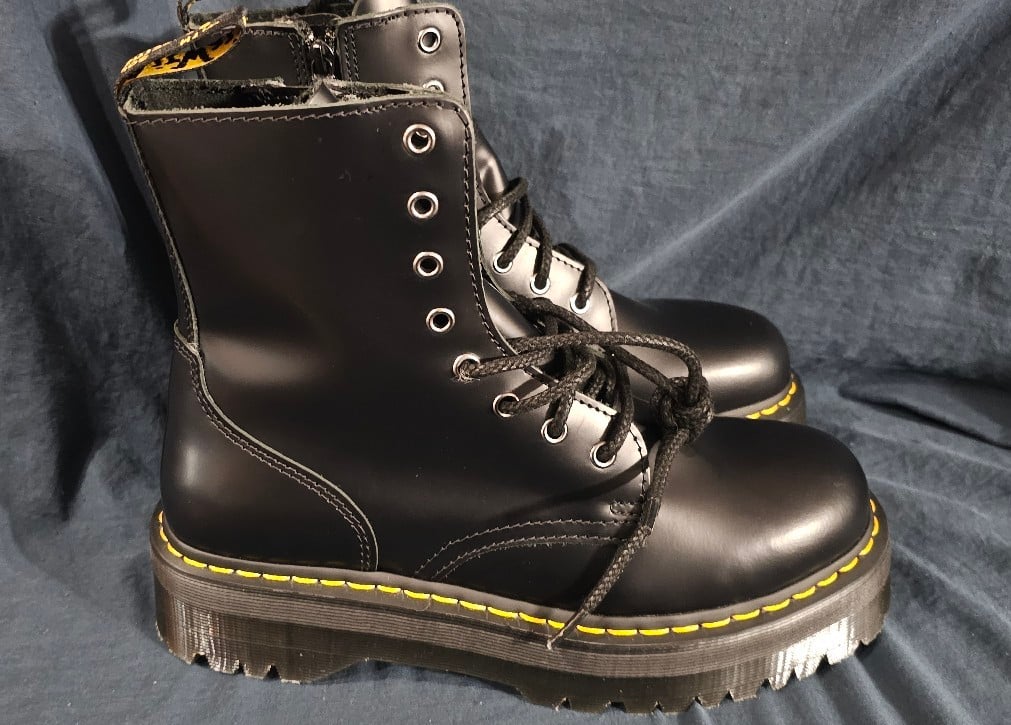 Dr Martens Black Jadon Boot Smooth Leather Platforms Men 10 Women 11 New No Box