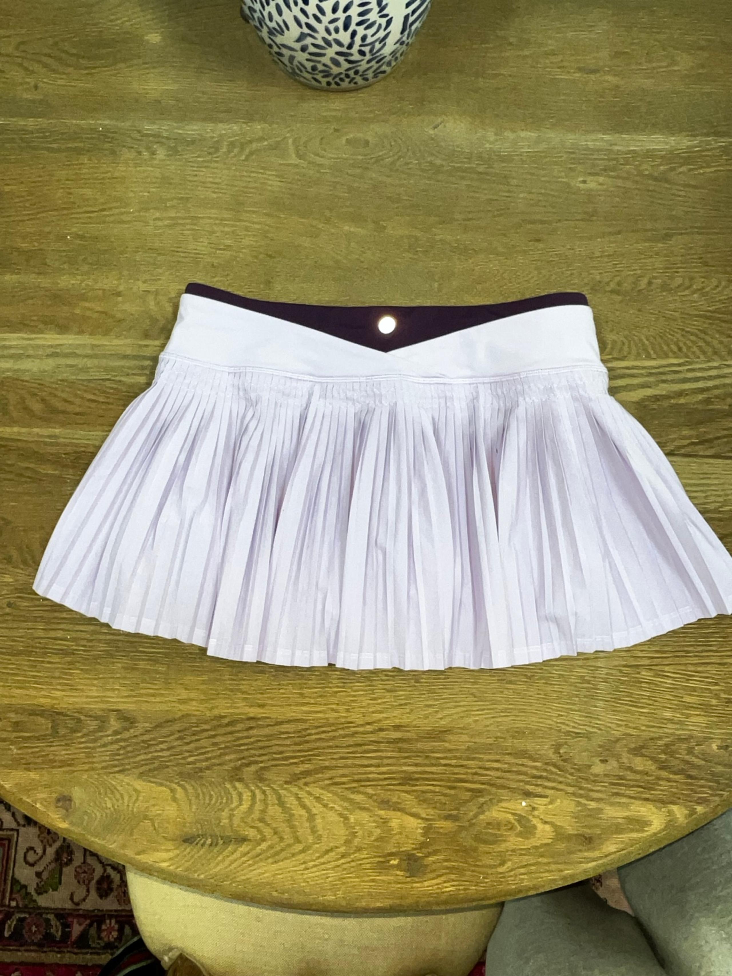 Lululemon athletic skirt size 6