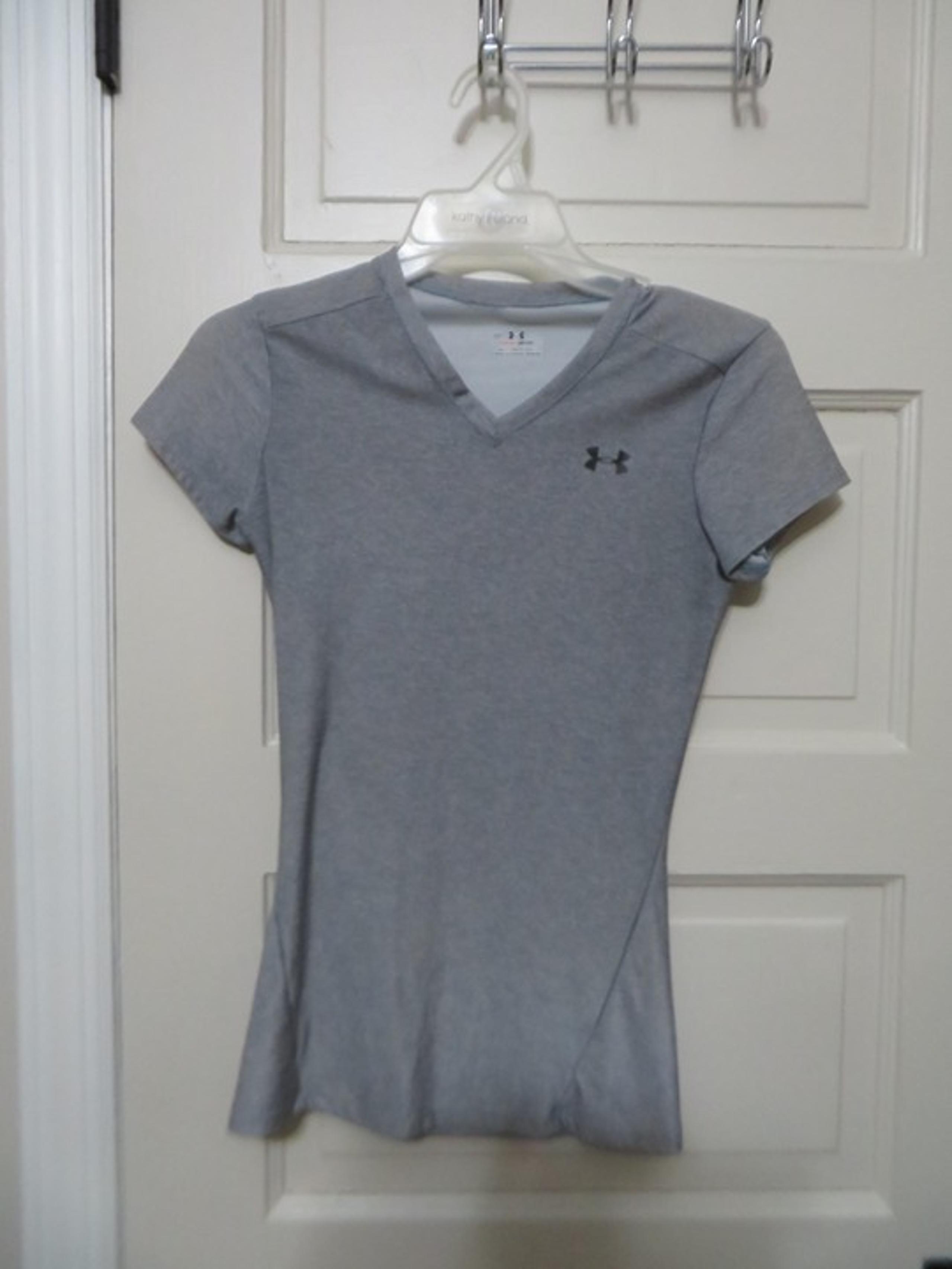 Under Armour Women's Heat Gear T-Shirt-Med