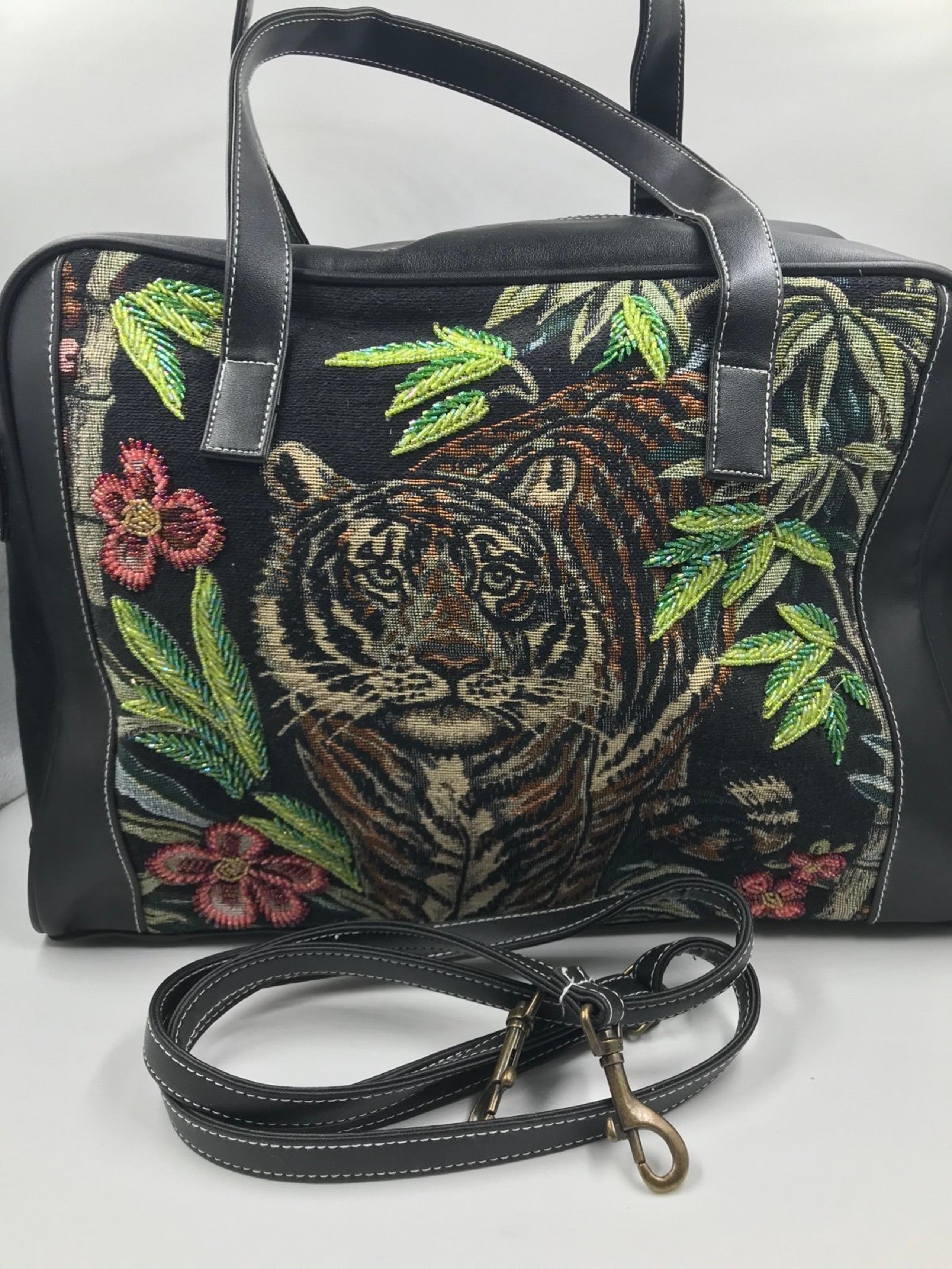 Signature Club A Shoulder Duffle bag