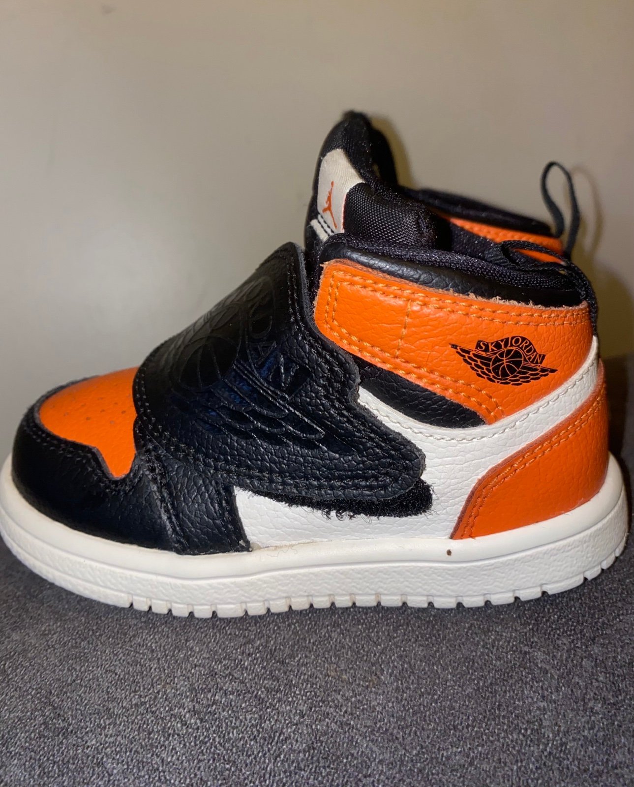 Jordan 1 shattered backboard