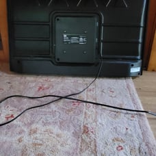 A 32 inch Roku TV its in great condition!