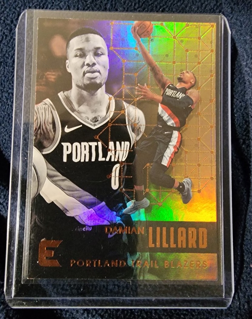 Dameon Lillard holo refractor panini trailblazers bucks nba