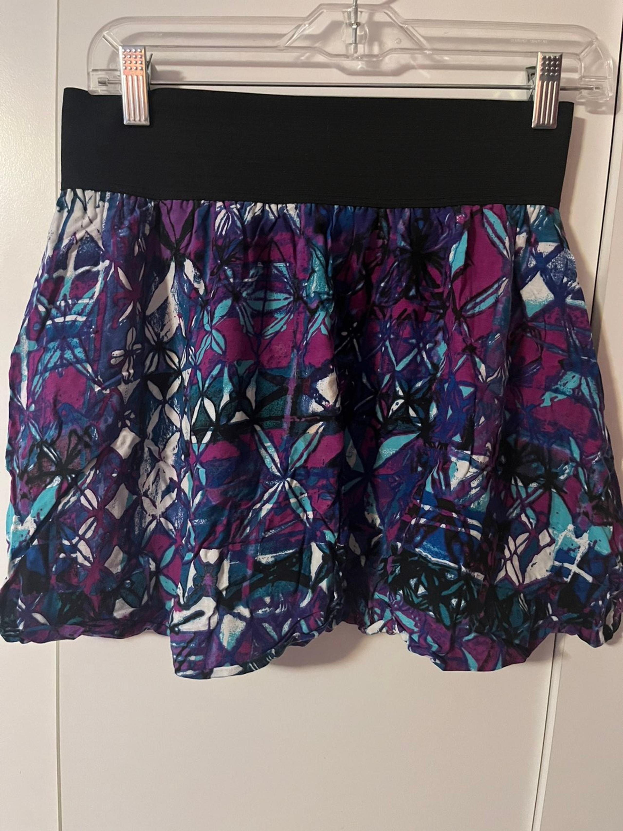 Delias M Black, White, & Purple Patterned High-Waisted Skirt