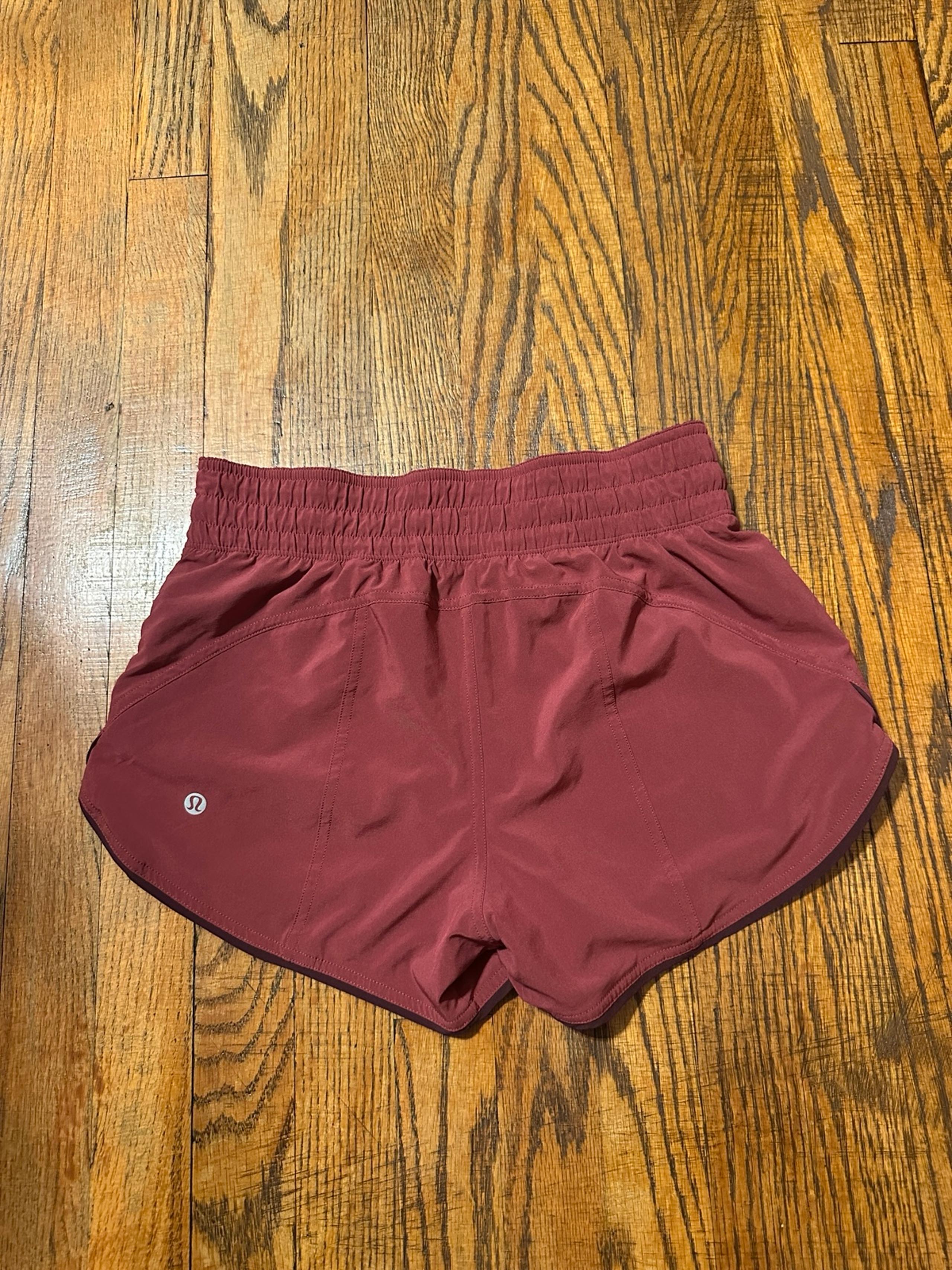 Lululemon Hotty Hot Choose a Side Short 2.5" women’s sz 4 relaxed-fit Reversible