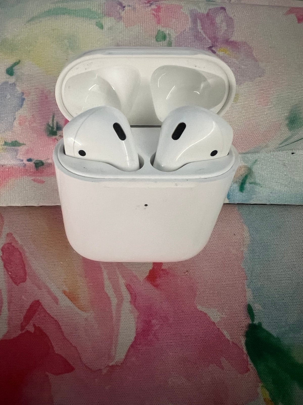 Apple AirPods 2nd Generation with glitter Protective case