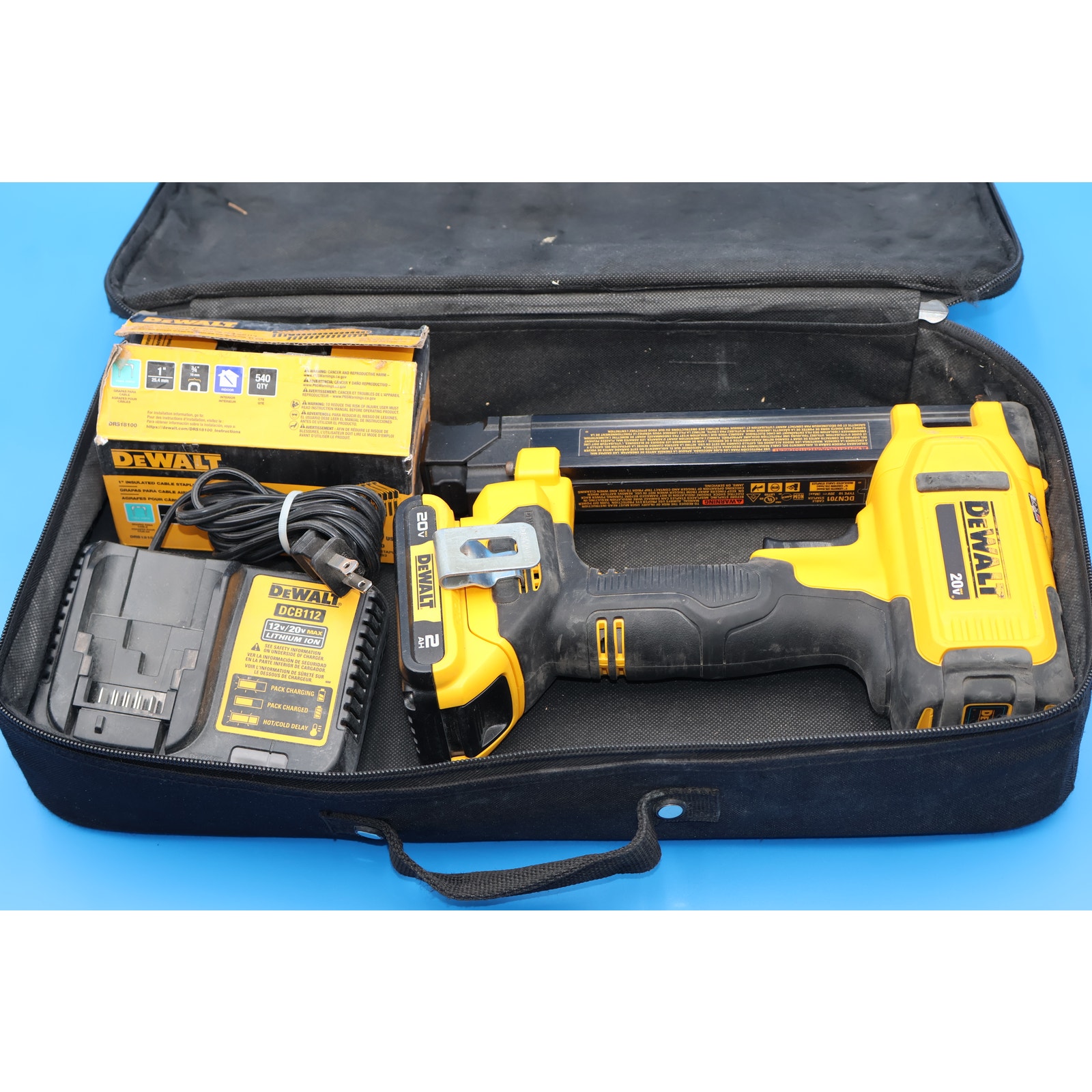DeWalt DCN701 (DCN701D1) 20V Cable Stapler Kit