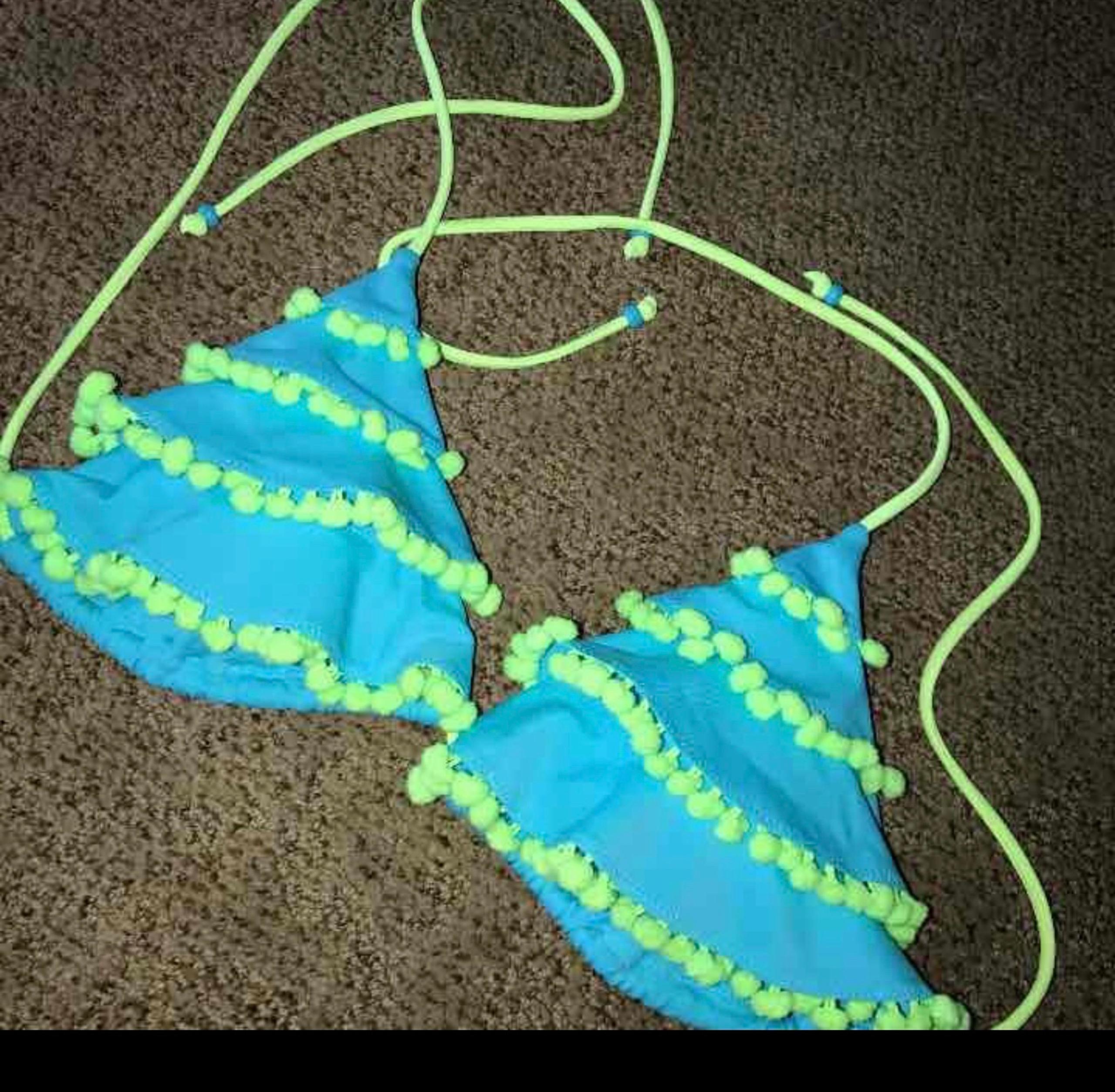Women’s large Victoria secret bikini top - Victoria's Secret